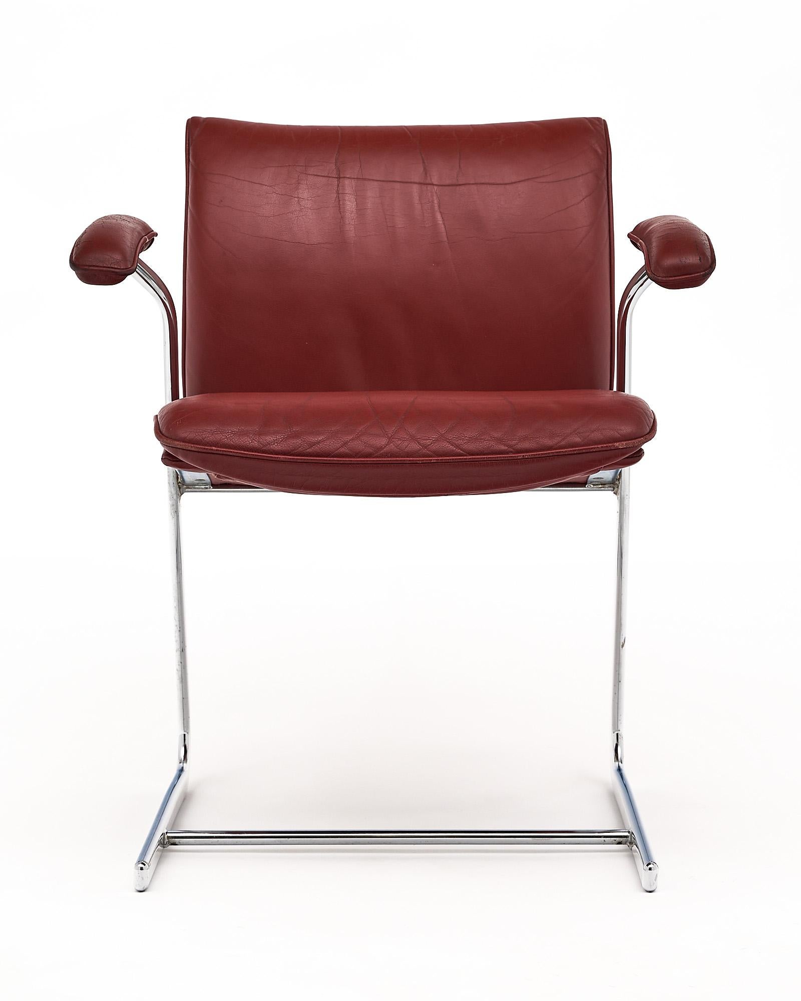 Set of Red Leather and Chrome Armchairs In Good Condition For Sale In Austin, TX