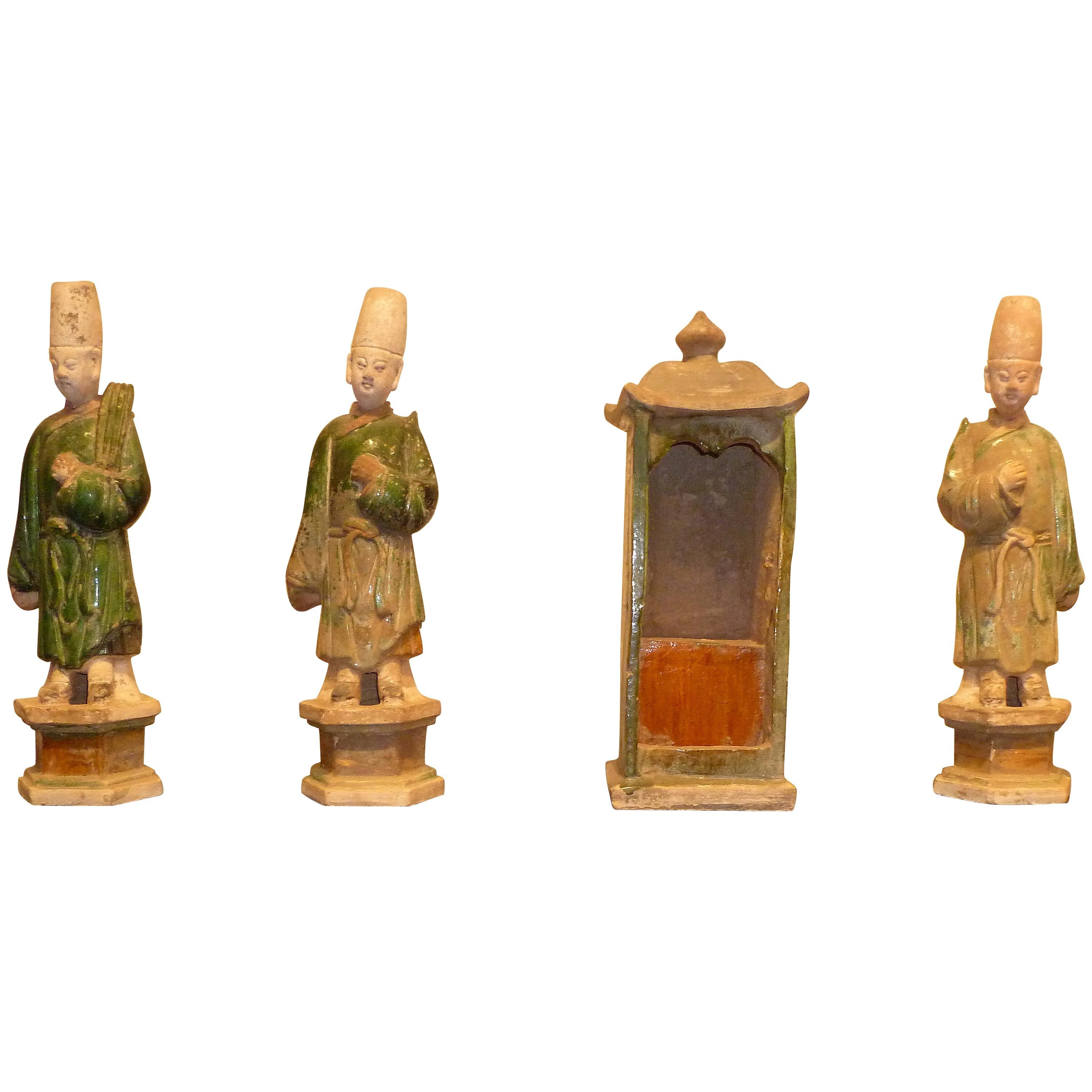 Set of Refine Ming Dynasty Green Glazed Attendants and a Sedan Chair For Sale