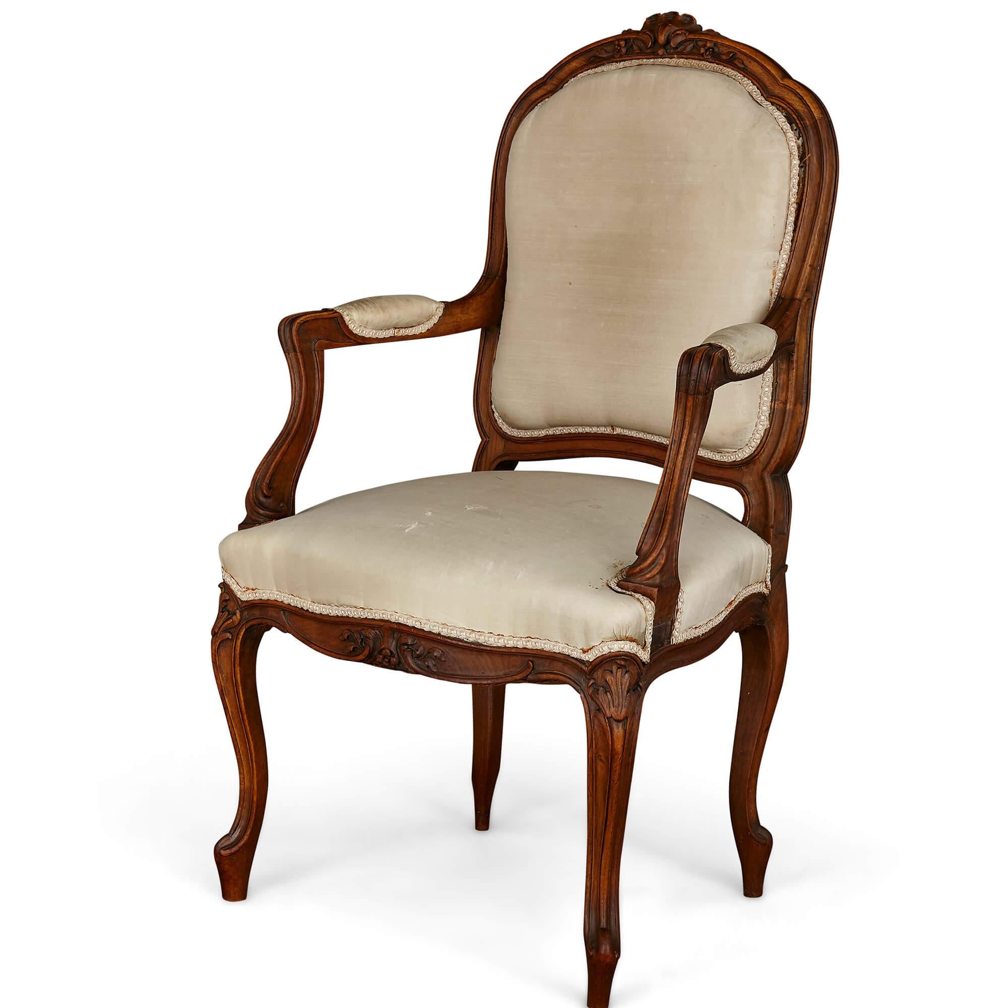 Set of Régence Style Mahogany Armchairs and Side Chairs In Good Condition For Sale In London, GB