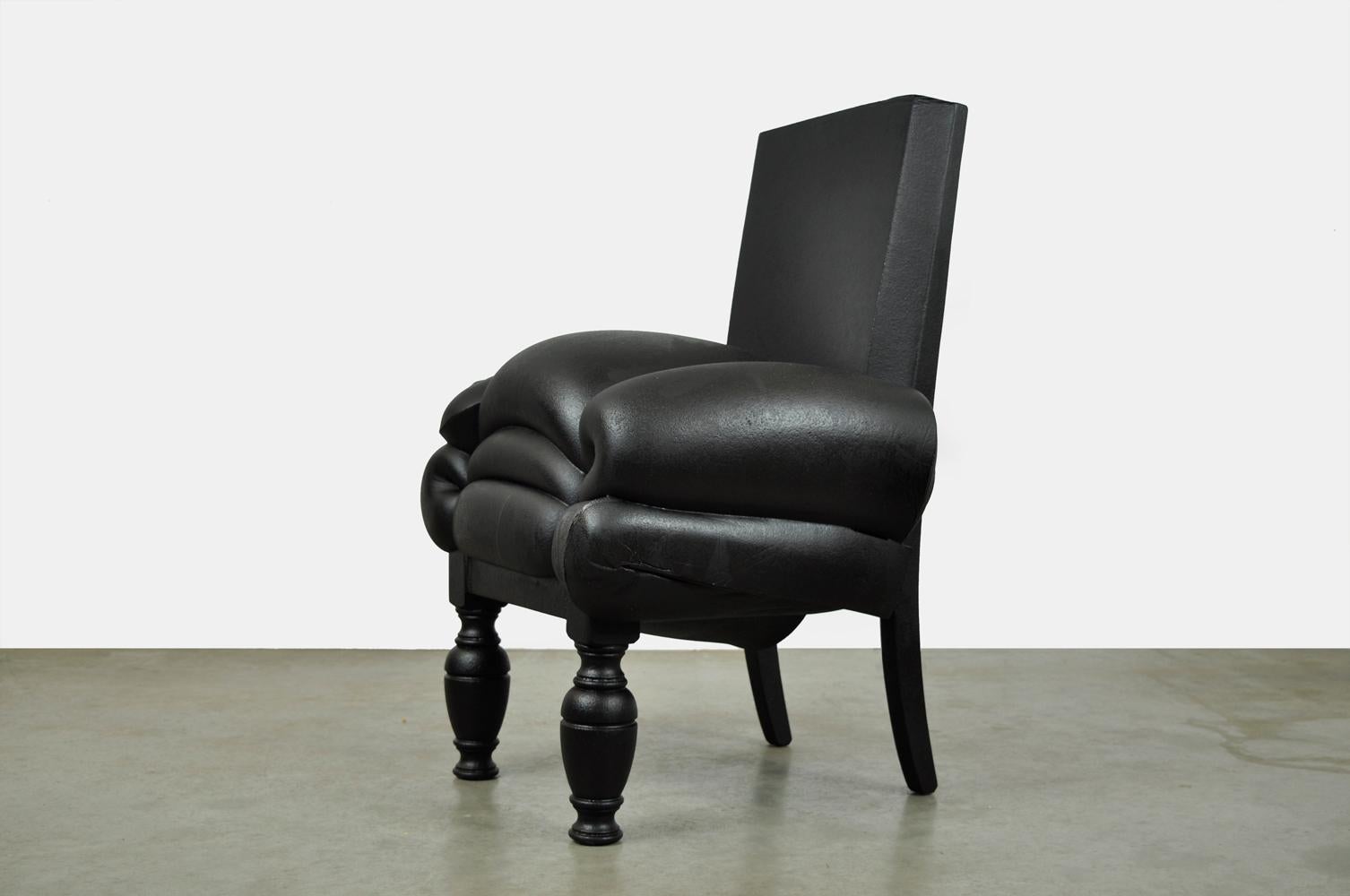 Set aus wiederverwendetem Stuhl mit Hocker, Madam Rubens, entworfen von Frank Willems, 00er Jahre (Gefärbt) im Angebot