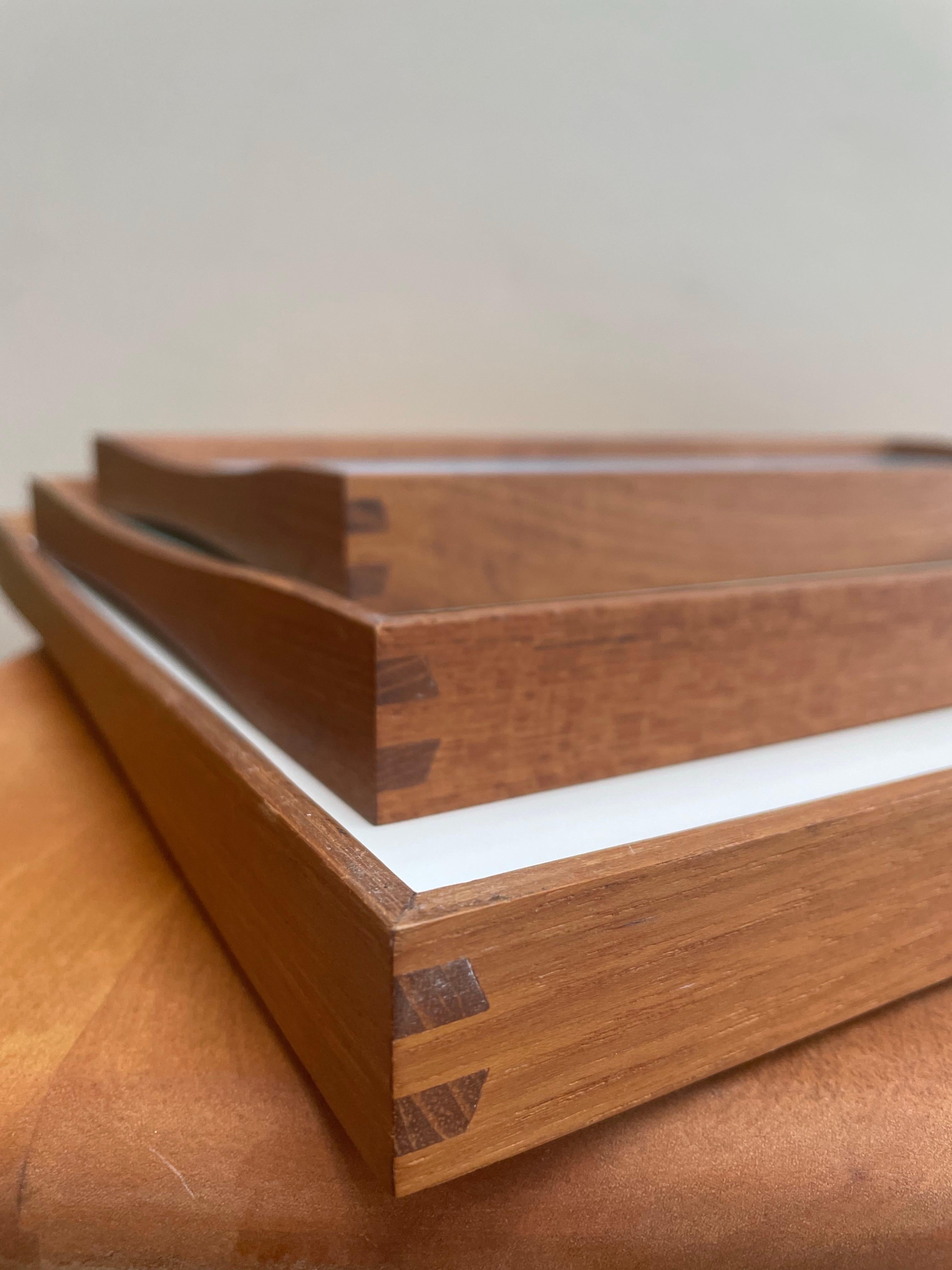 Set of Reversible Finn Juhl “Turning Trays” in Teak and Colored Laminate 4