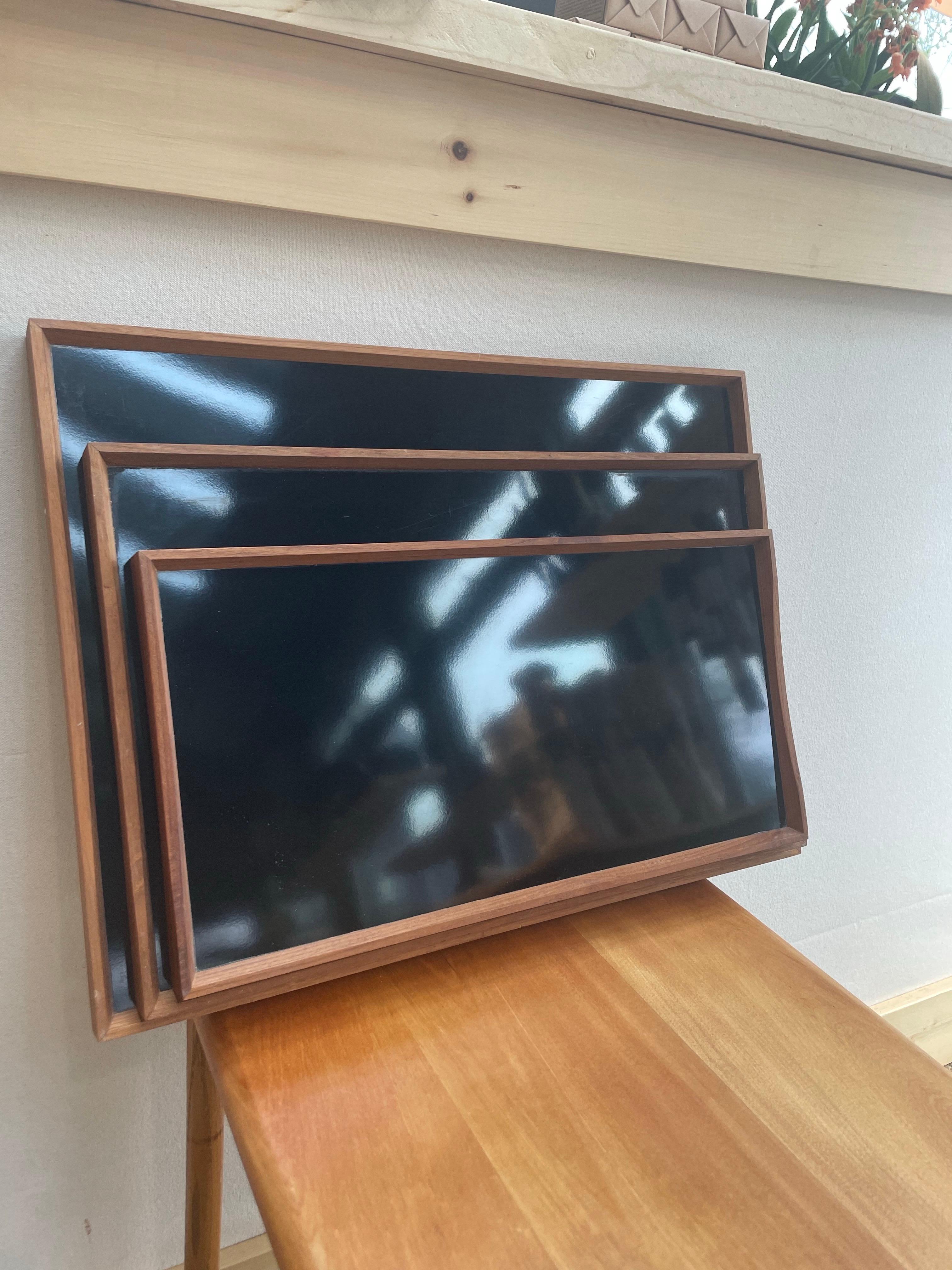 Danish Set of Reversible Finn Juhl “Turning Trays” in Teak and Colored Laminate