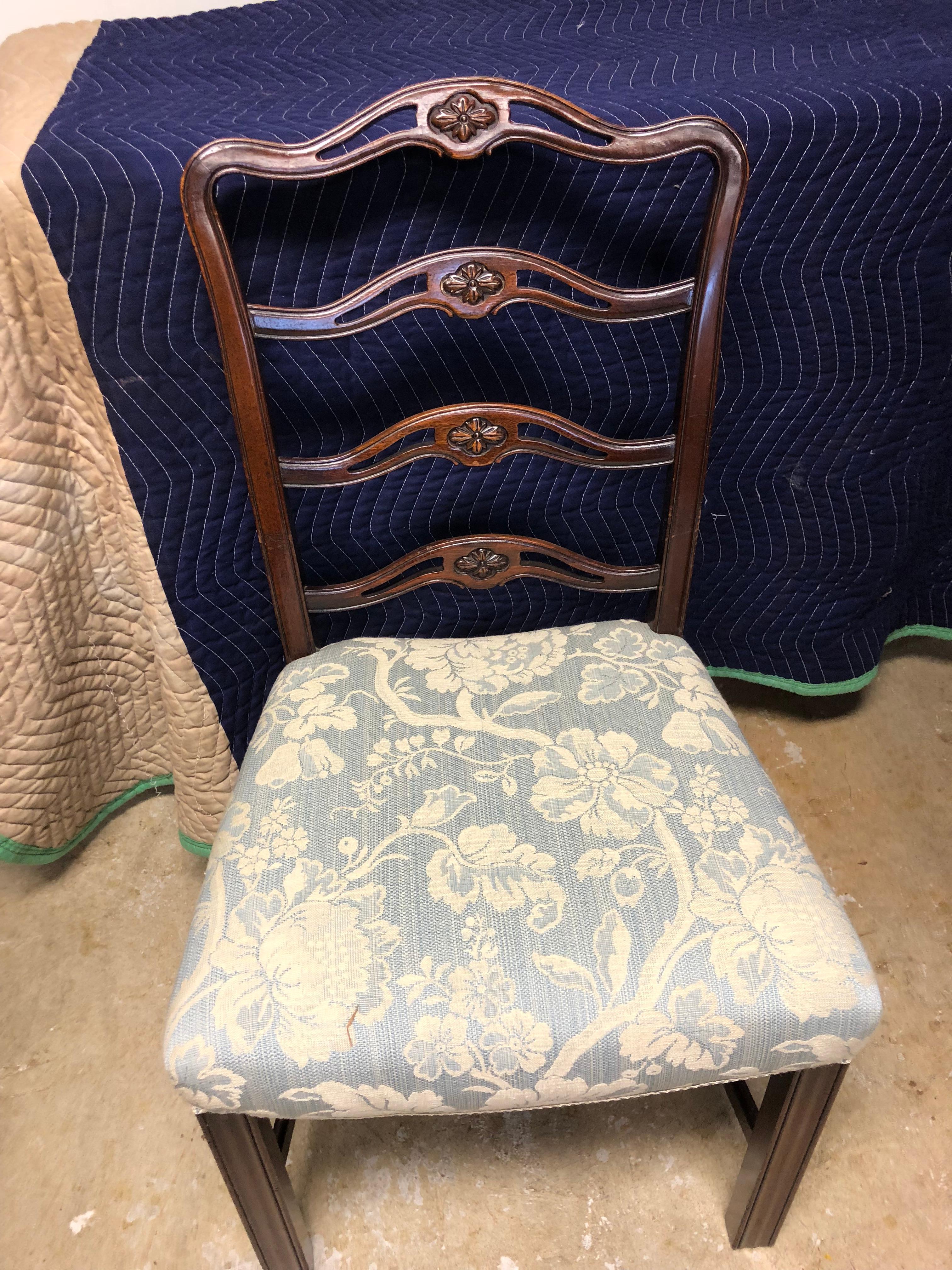 Set of 8 Chippendale ribbon back dining chairs in solid mahogany. Beautiful light blue fabric seats, generous wide seats for comfort, great color and finish, solid with stretchers, 20th century.