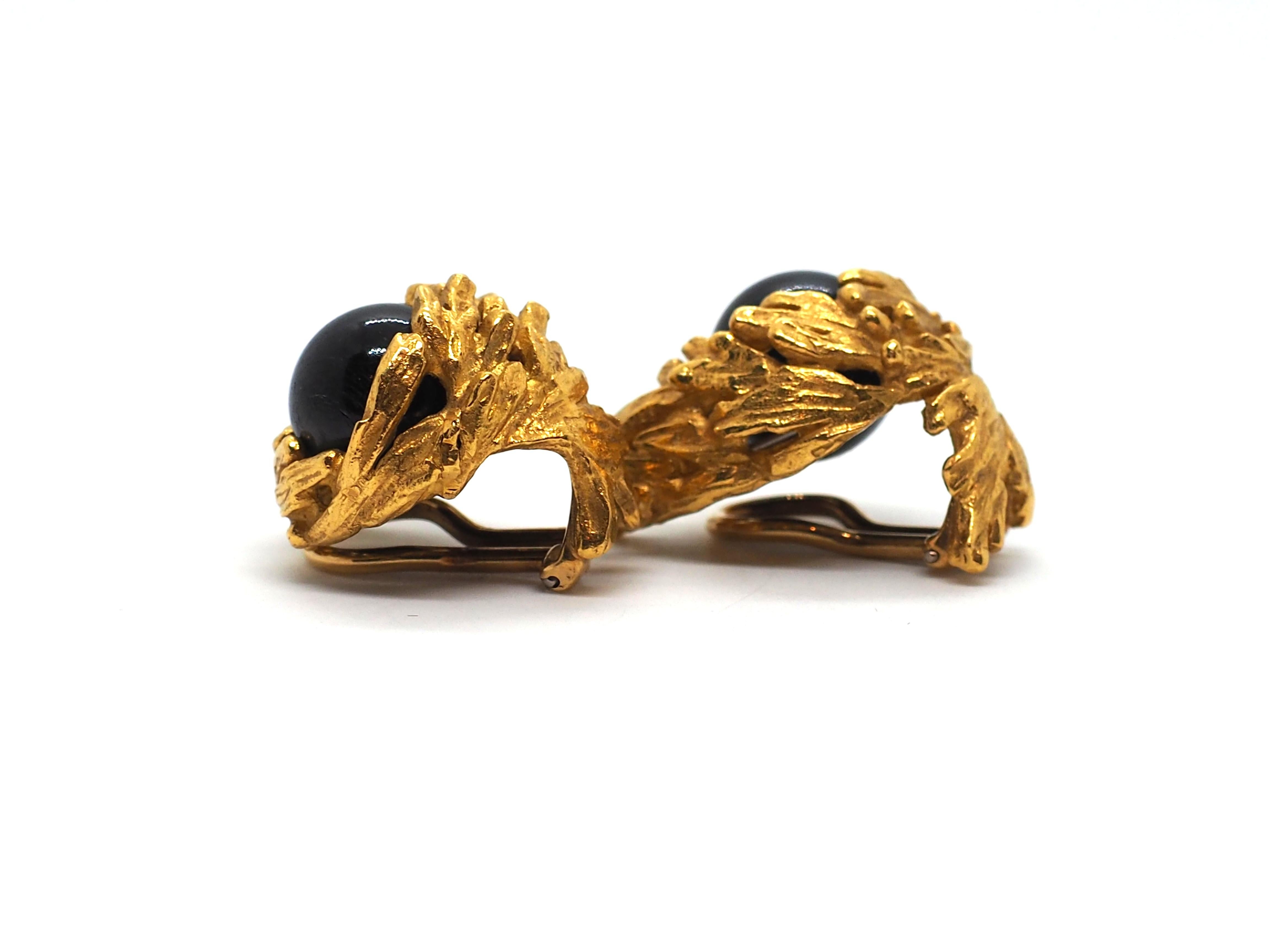 Gilbert Albert - Ensemble de boucles d'oreilles et pendentifs en or jaune 18 carats  en vente 5