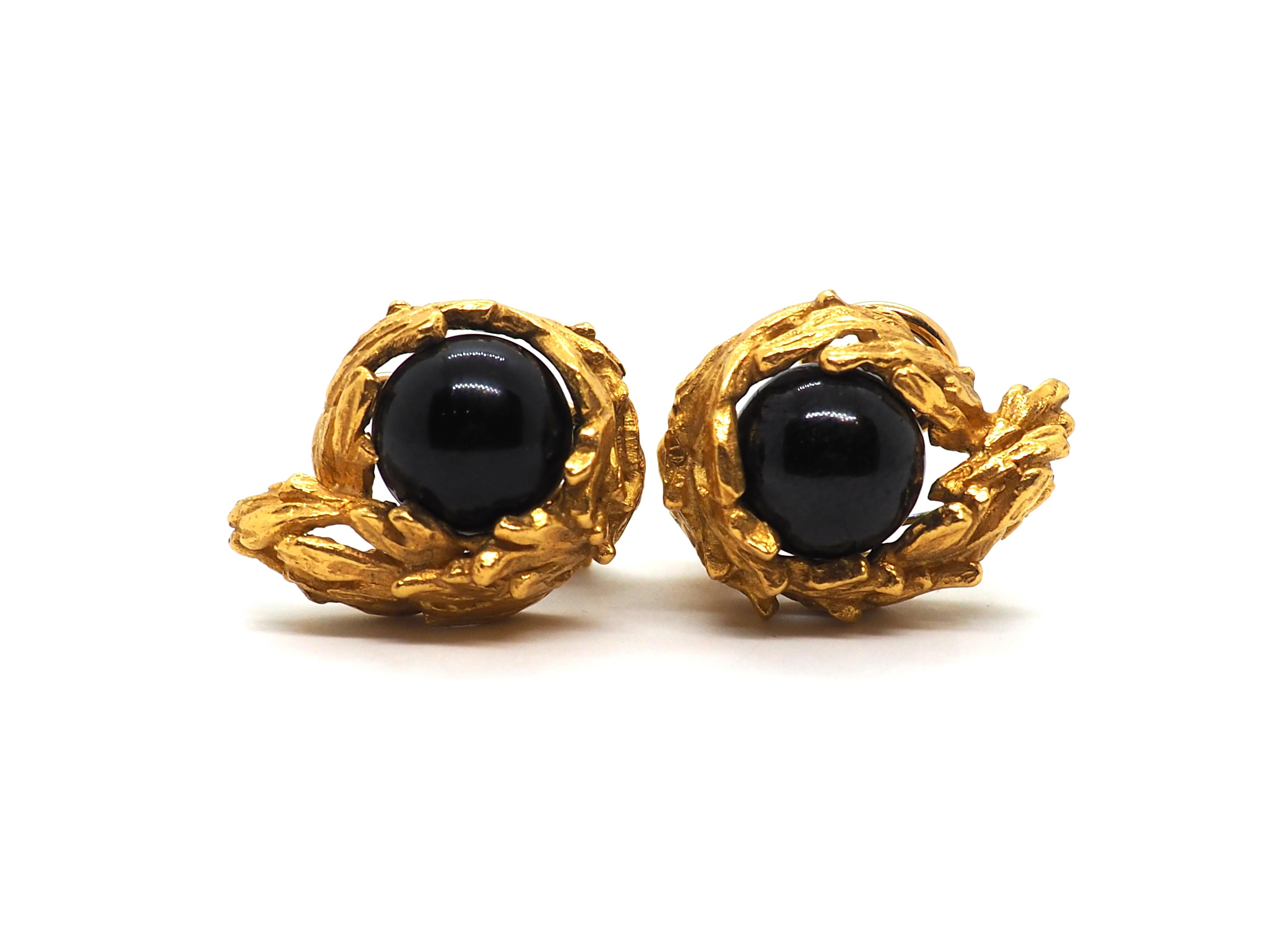 Set aus Ohrringen und Anhängern aus 18 Karat Gelbgold von Gilbert Albert im Angebot 3