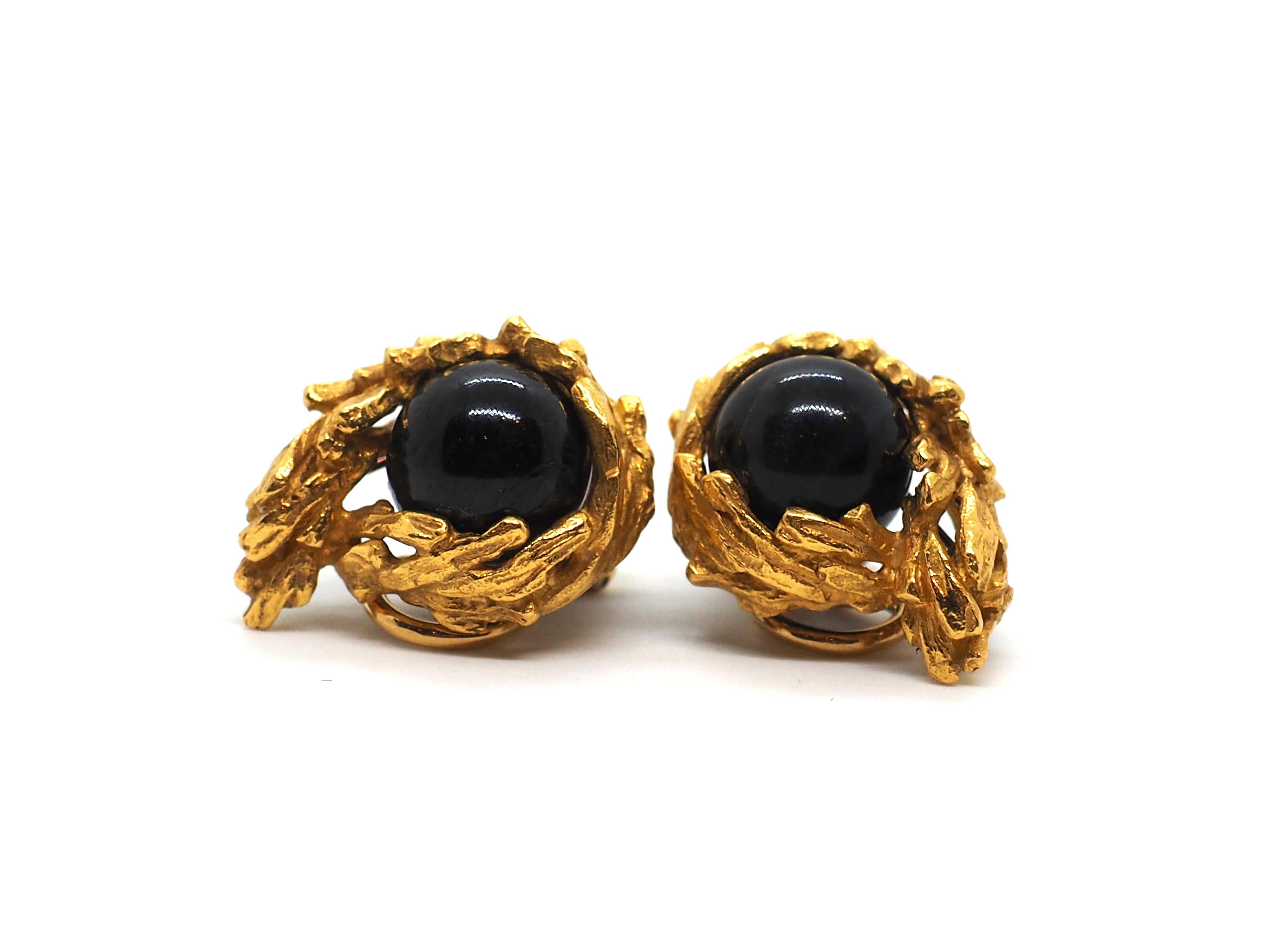 Set aus Ohrringen und Anhängern aus 18 Karat Gelbgold von Gilbert Albert im Angebot 4