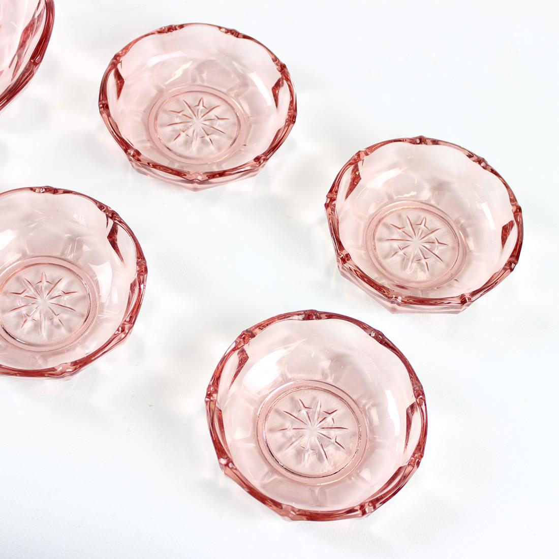 Set of Rose Glass Bowls, Czechoslovakia, 1950s For Sale 2