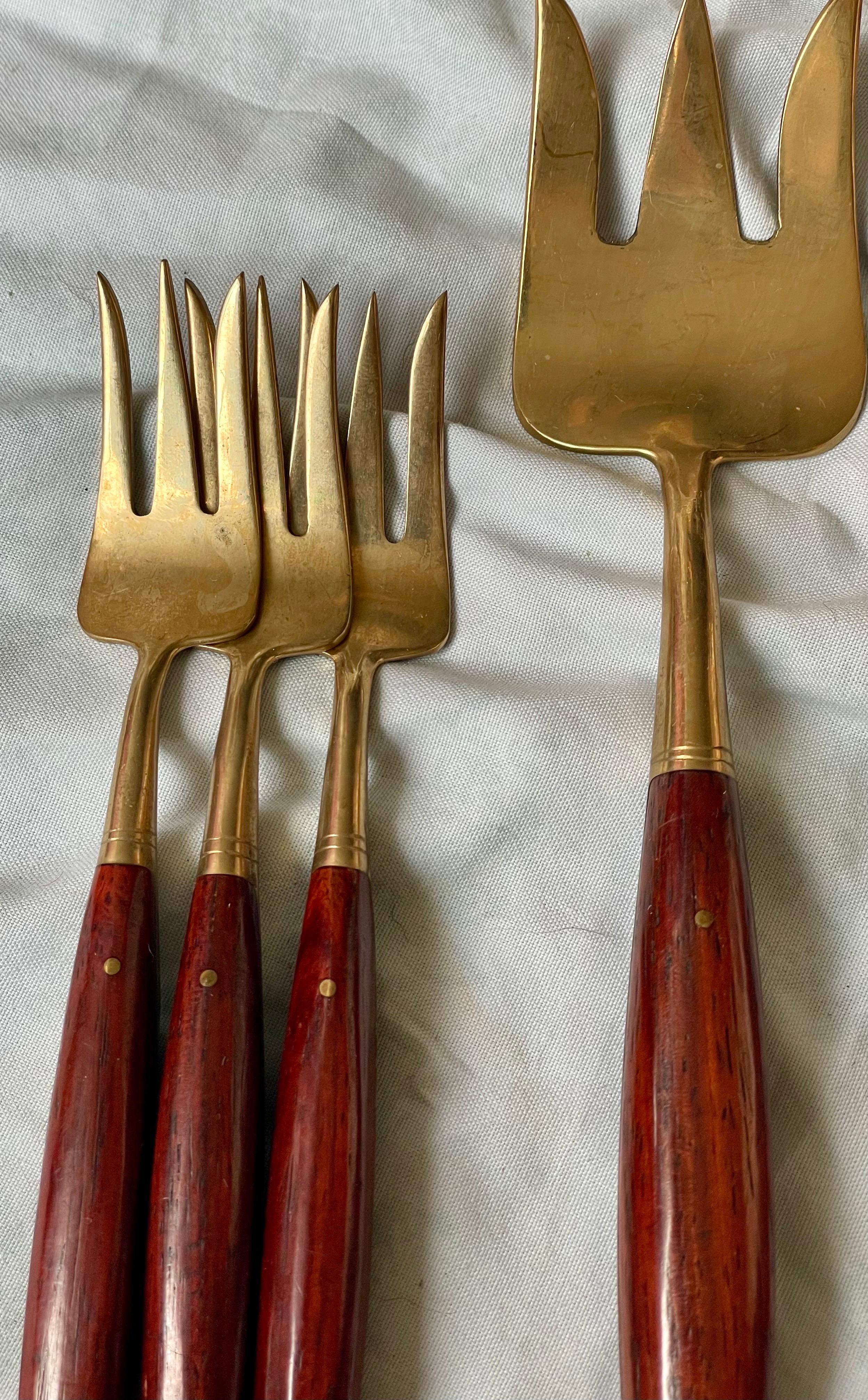 Set aus Palisander & Messing Service für 6 Personen Wüste 8 Stück Besteck (Moderne der Mitte des Jahrhunderts) im Angebot
