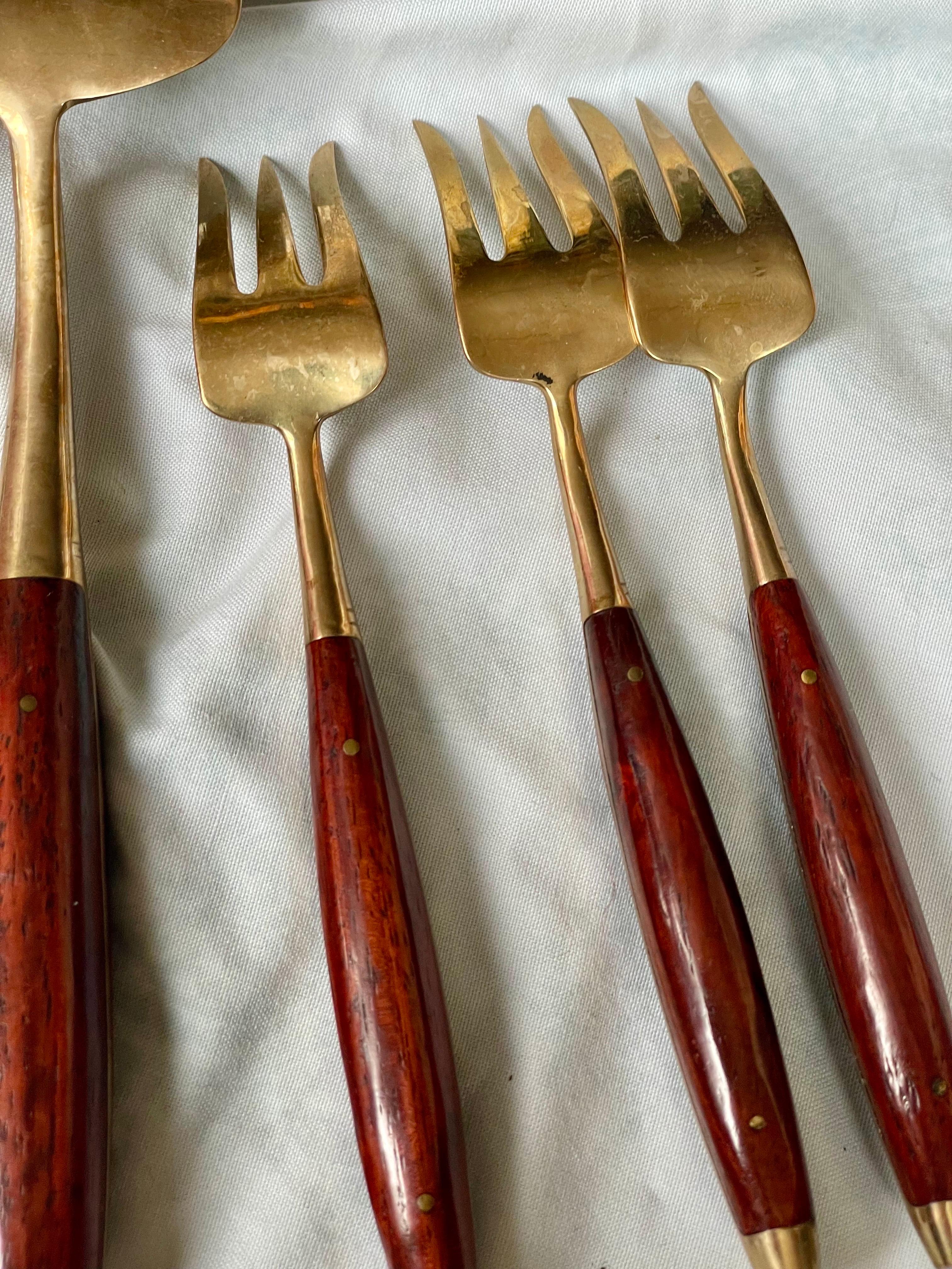 Set aus Palisander & Messing Service für 6 Personen Wüste 8 Stück Besteck im Angebot 1