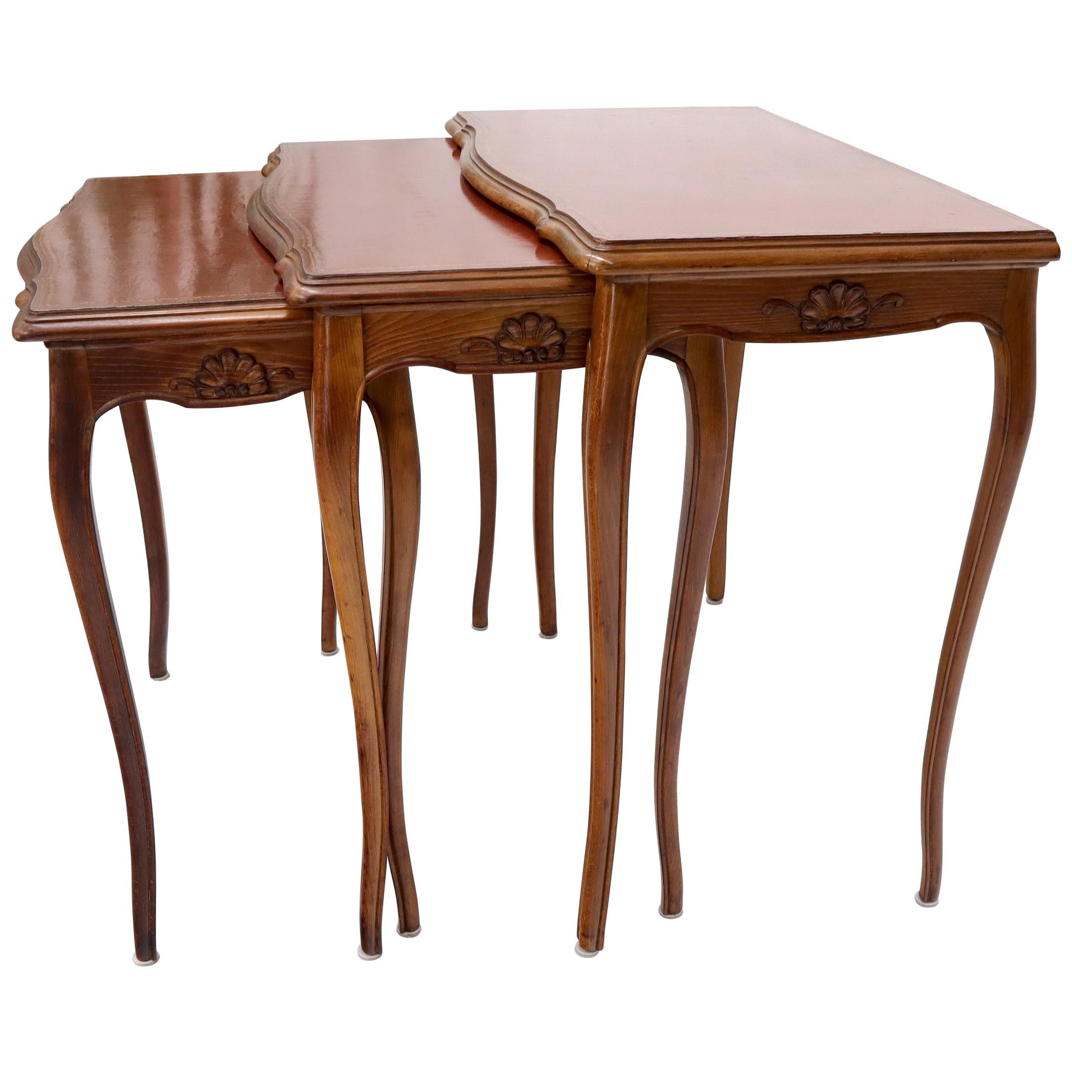 Set of Rouge Tooled Leather Top Carved Walnut Cabriole Leg Set of Nesting Tables For Sale