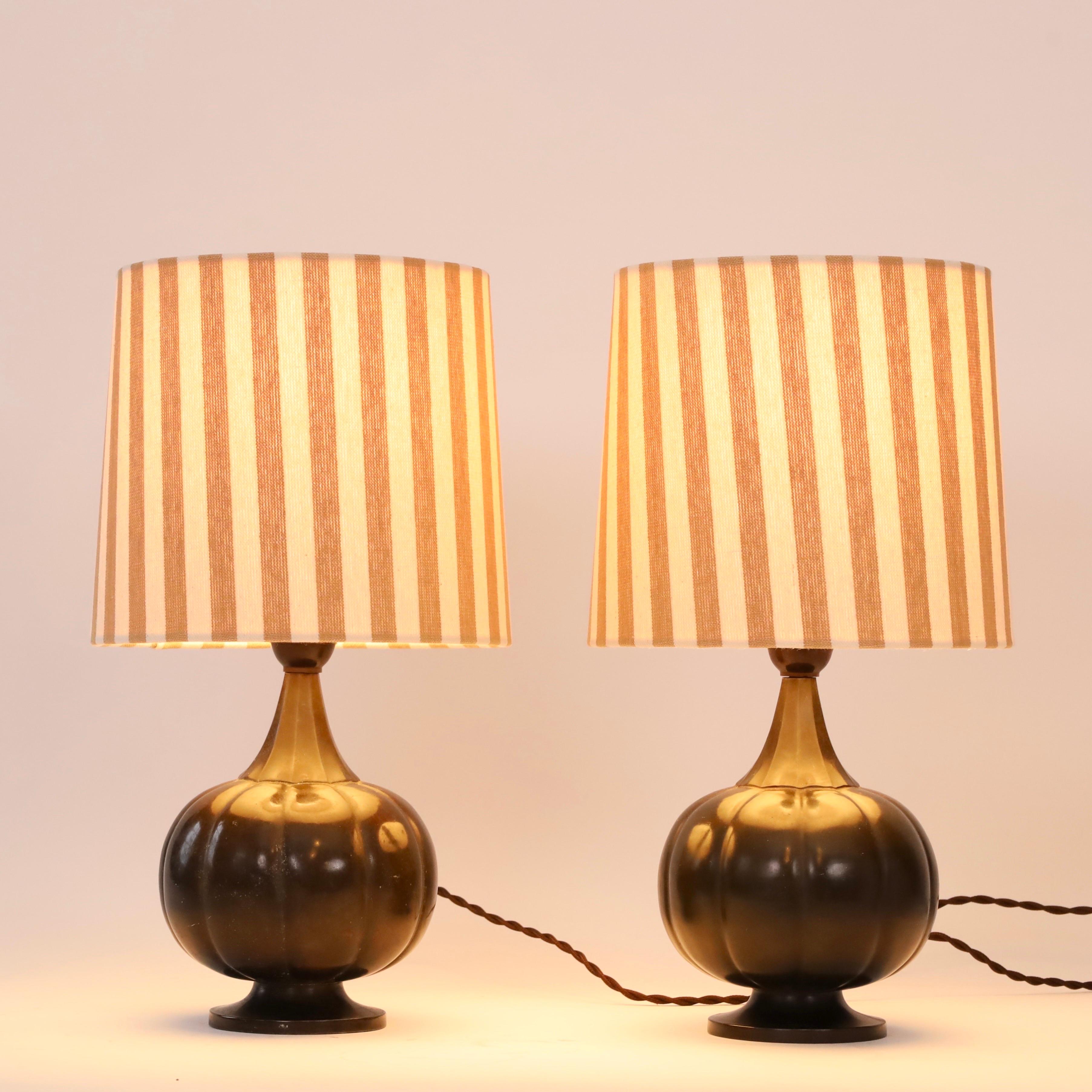 Ensemble de lampes de table rondes Just Andersen, années 1920, Danemark en vente 5