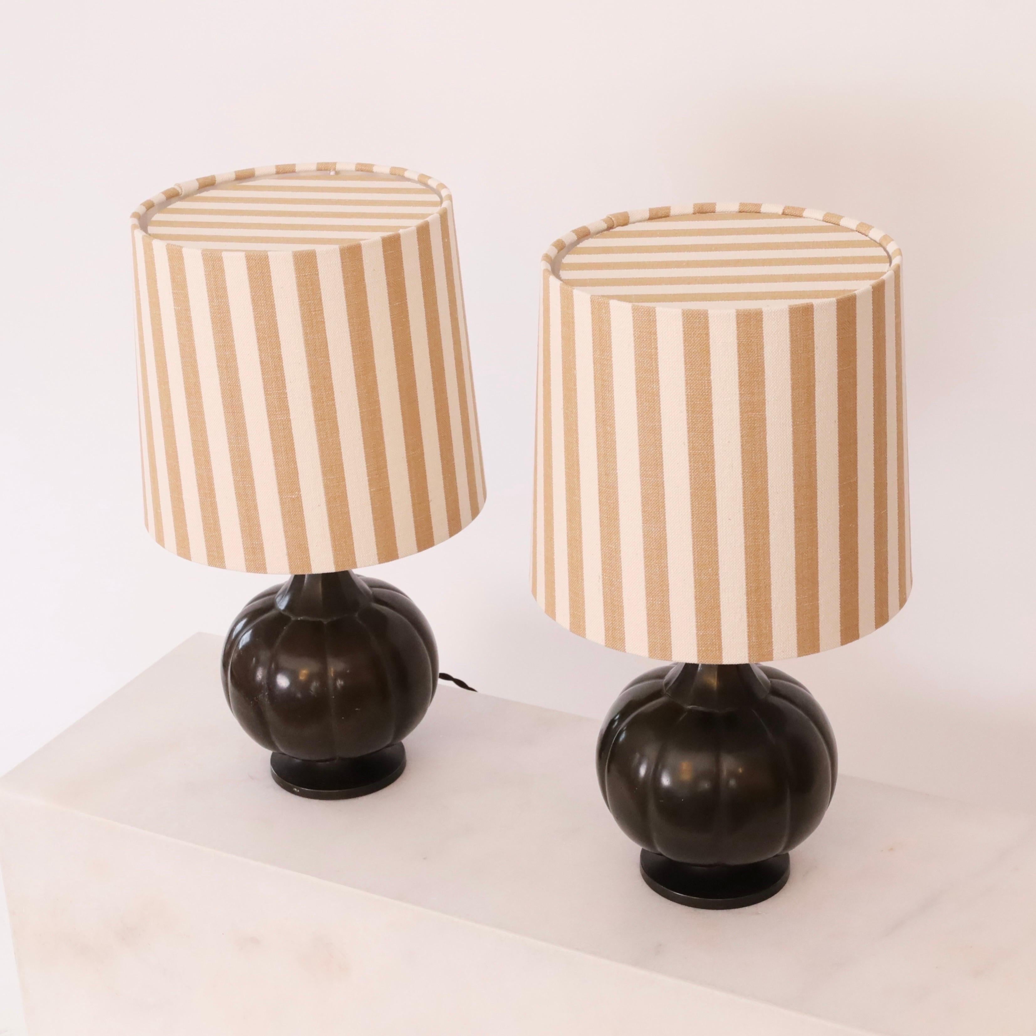 Début du 20ème siècle Ensemble de lampes de table rondes Just Andersen, années 1920, Danemark en vente