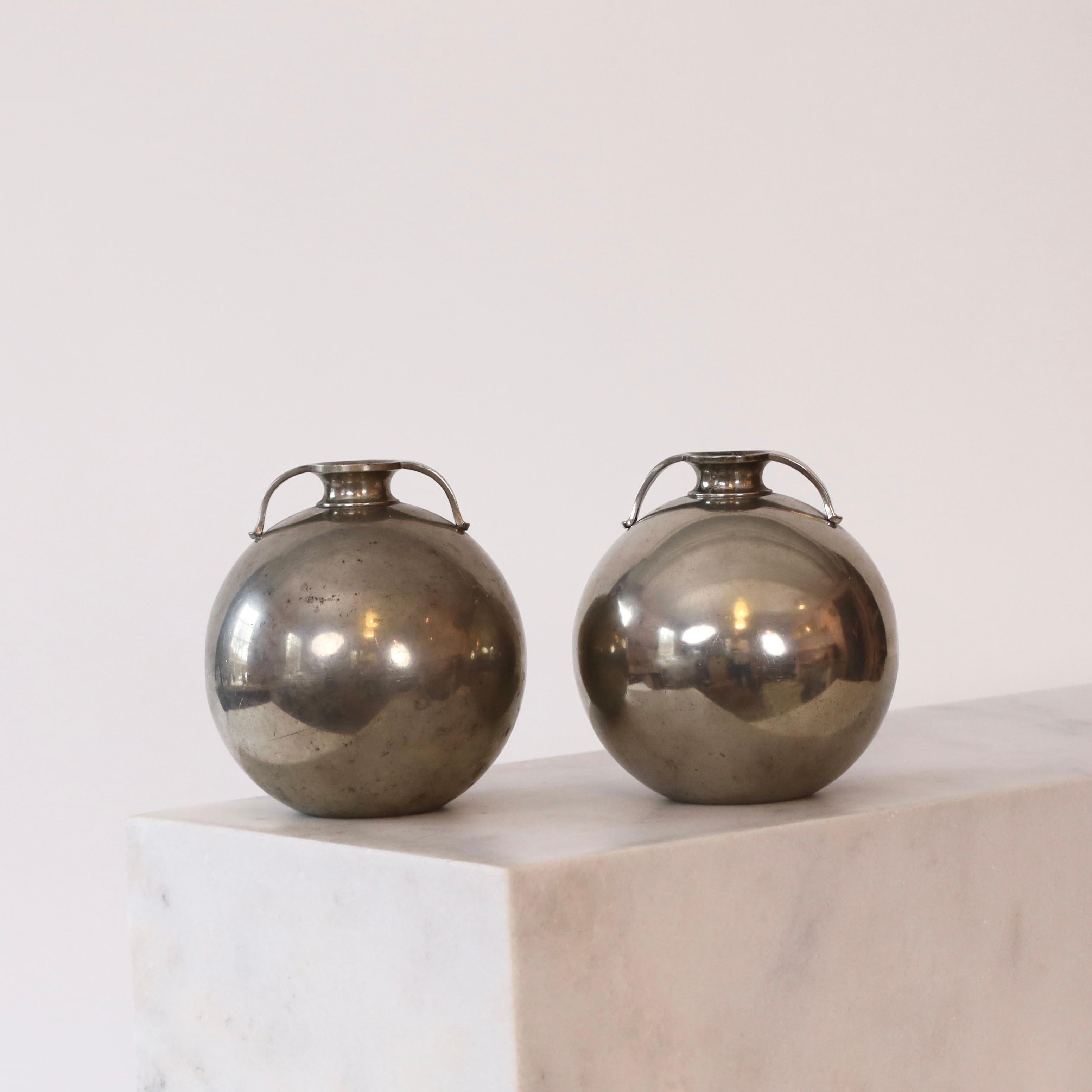 Set of round Pewter vases by Just Andersen, 1930s, Denmark In Fair Condition For Sale In Værløse, DK