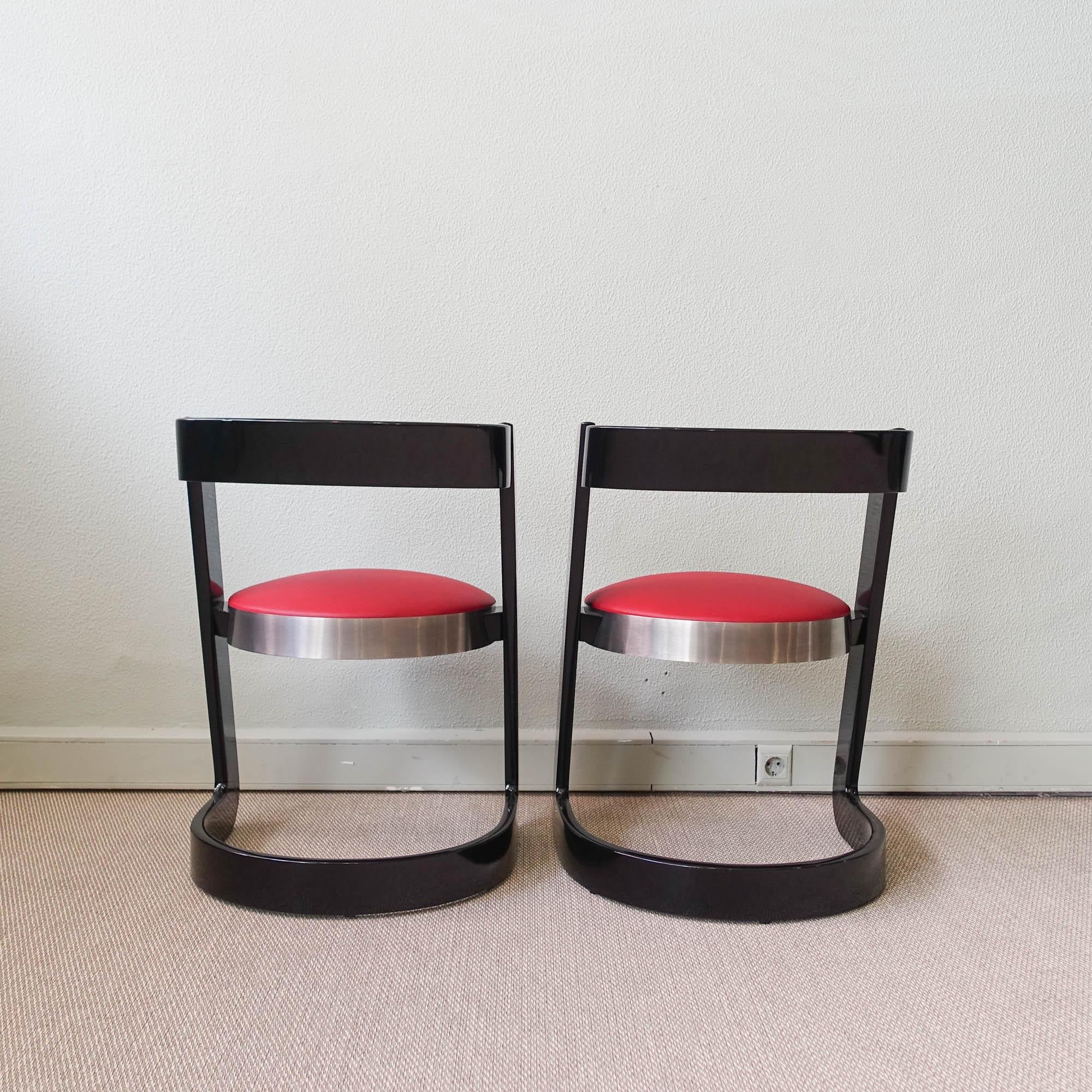 Set of Round Table and Five Chairs attributed to Willy Rizzo, 1970's For Sale 8