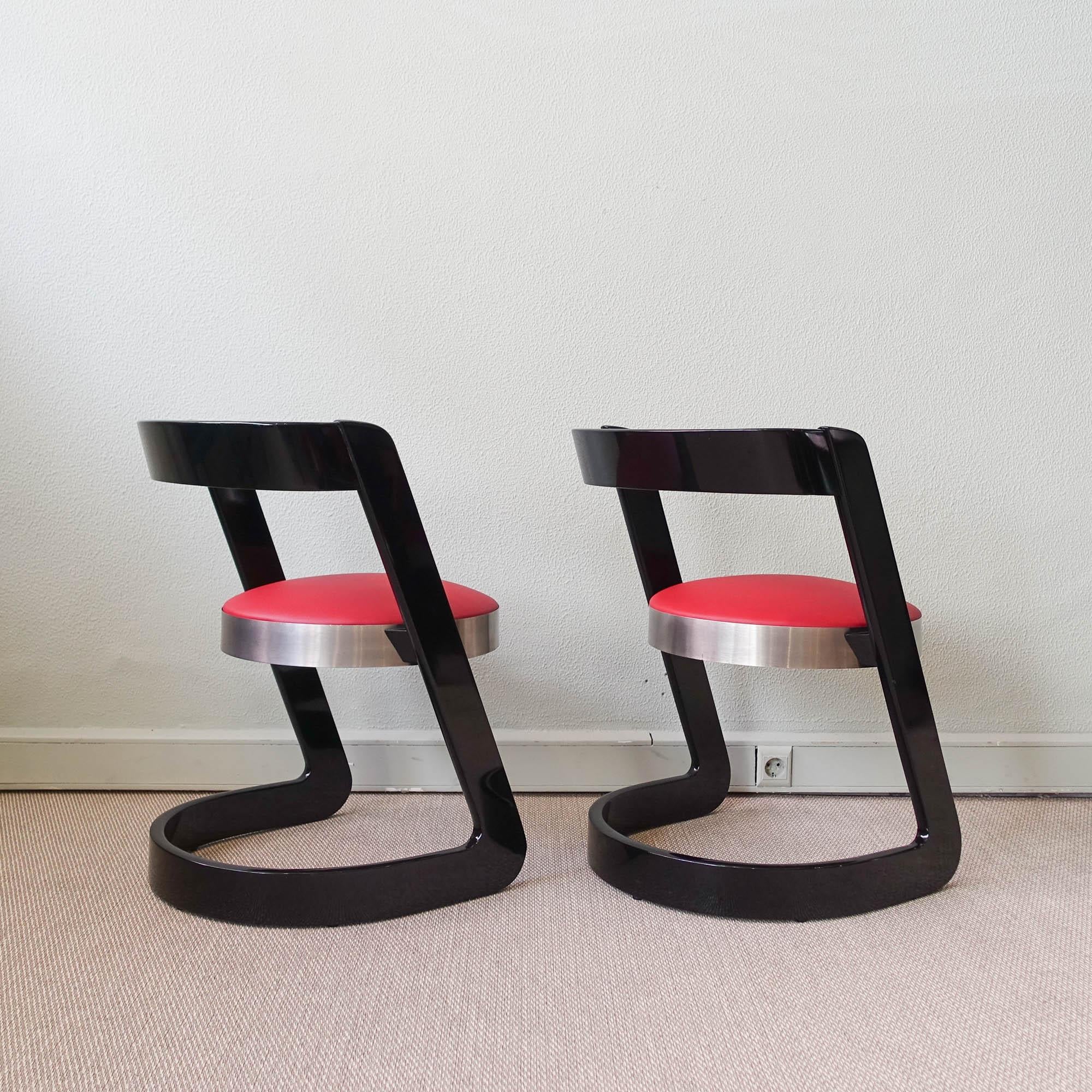 Set of Round Table and Five Chairs attributed to Willy Rizzo, 1970's For Sale 9