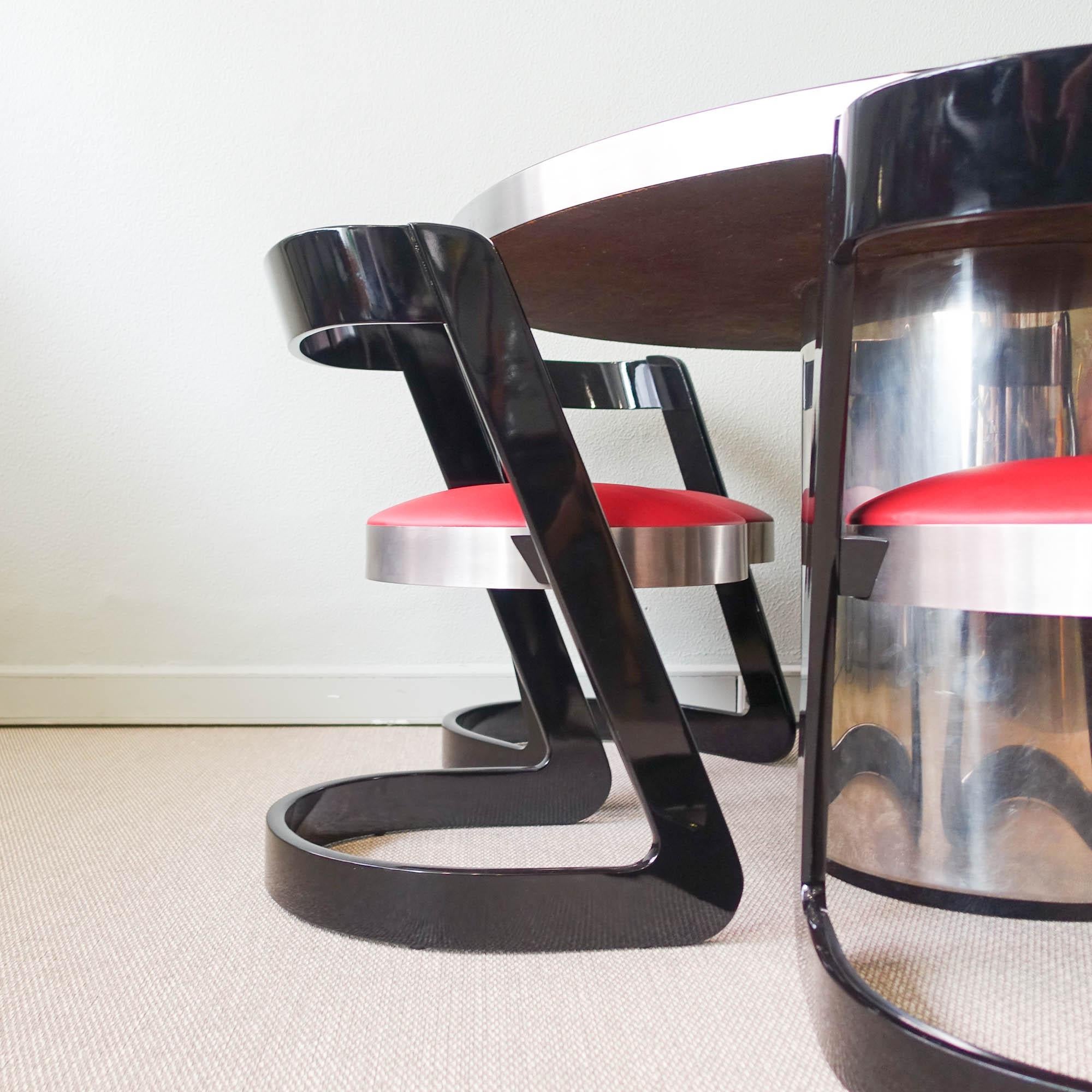 Set of Round Table and Five Chairs attributed to Willy Rizzo, 1970's For Sale 2