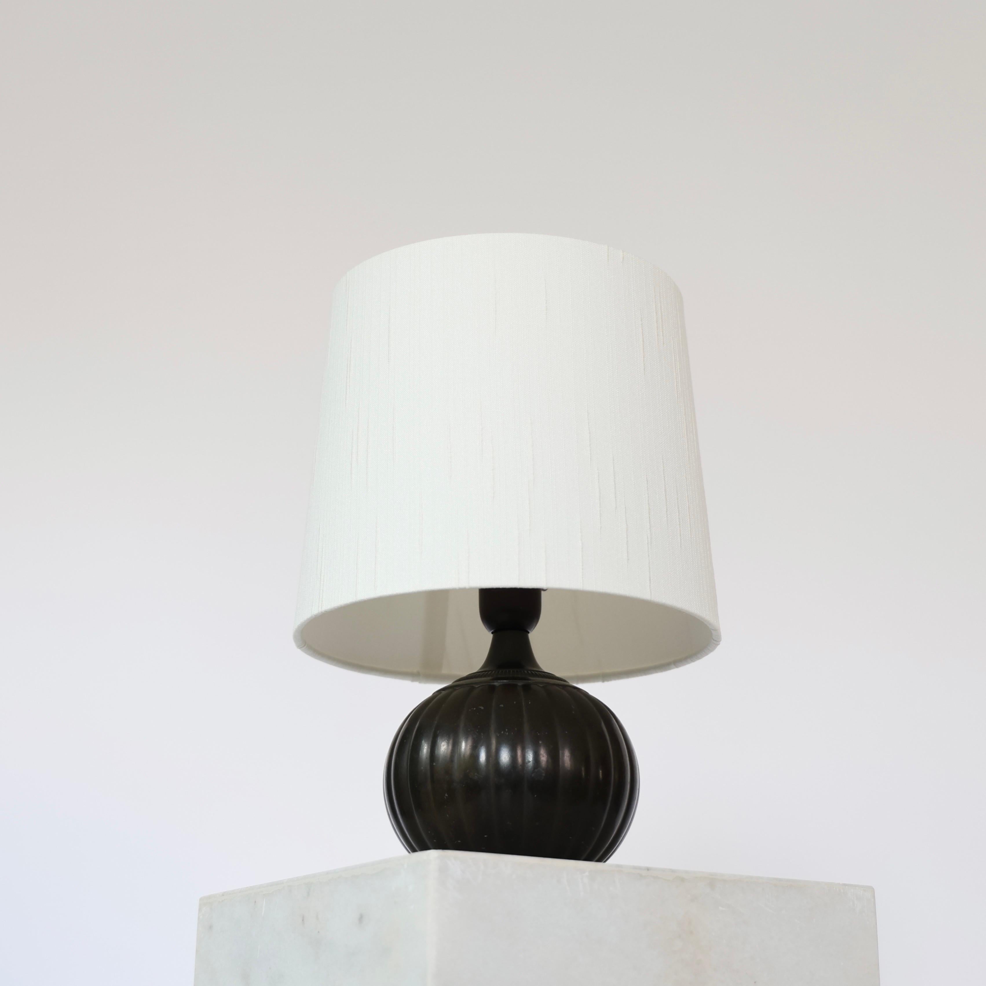 Satz runder Tischlampen von Just Andersen, 1930er Jahre, Dänemark im Angebot 4