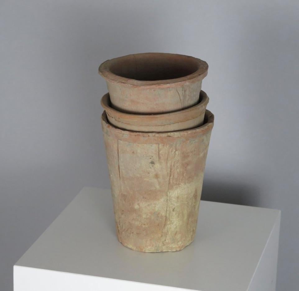 Début du 20ème siècle Ensemble de pots empilables anciens rustiques en vente