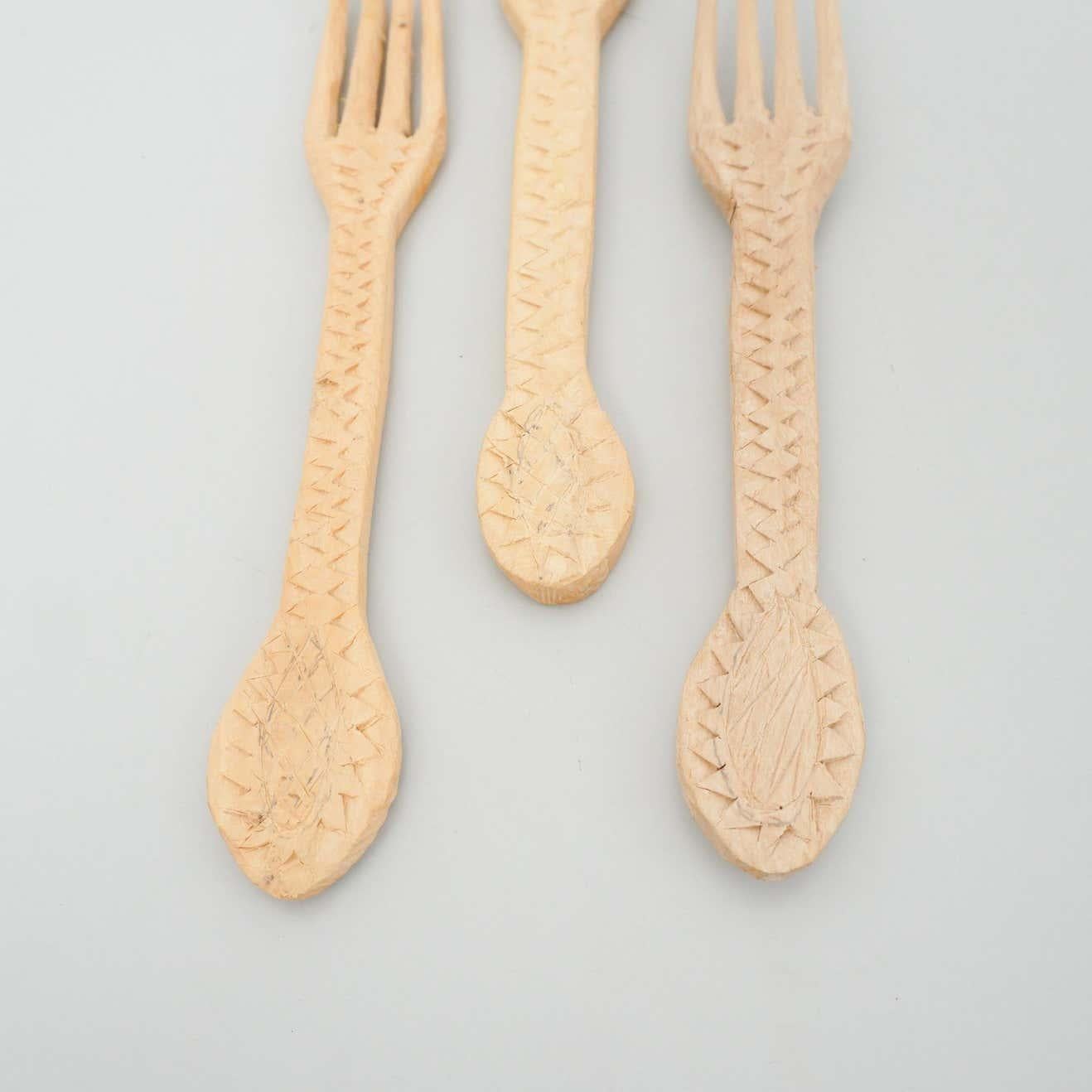 Wood Set of Rustic Traditional Hand Carved Forks and Spoons, circa 1950 For Sale