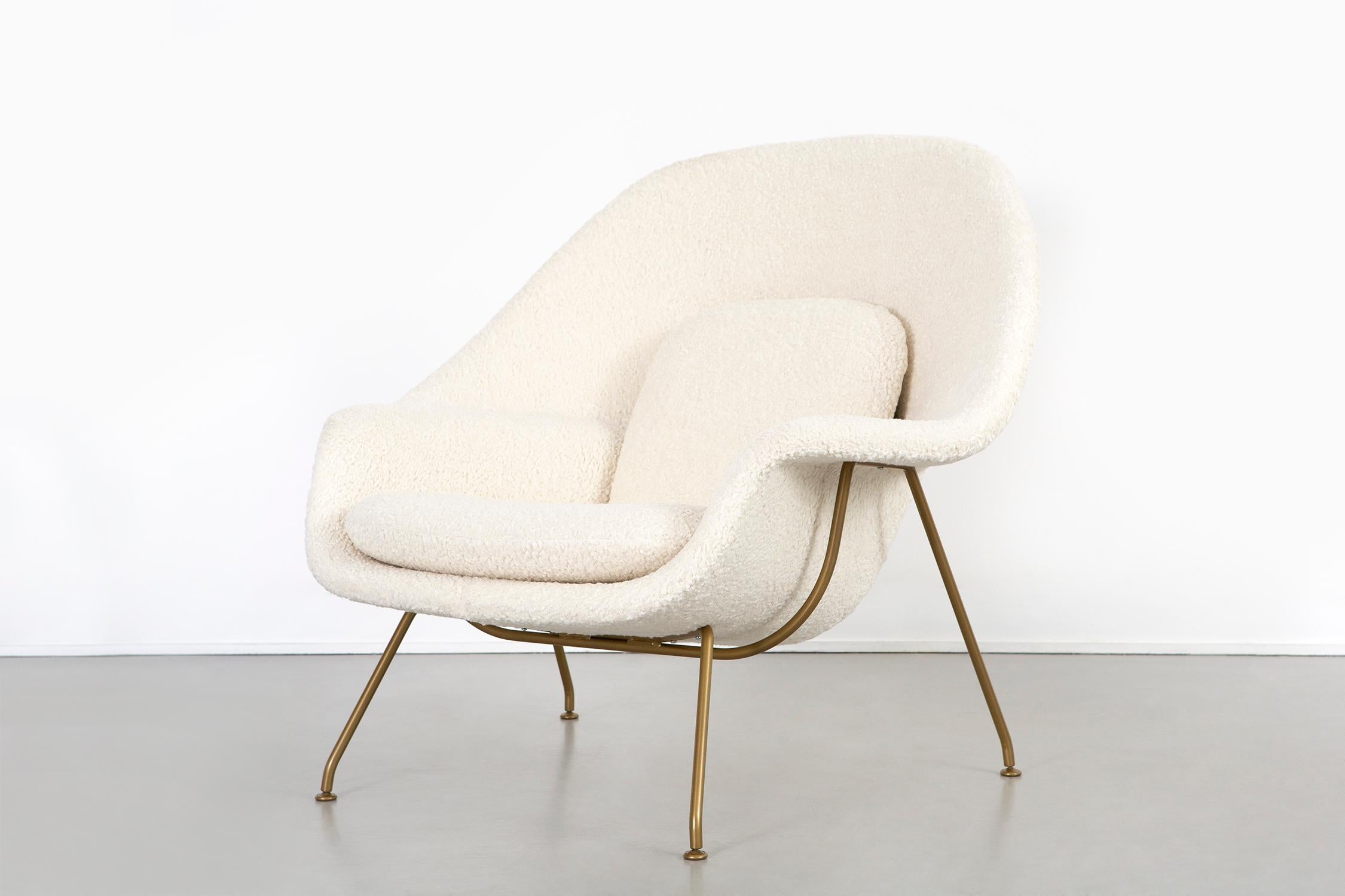 Set of Saarinen for Knoll Mid-Century Modern Womb Chairs with Brass Bases In Excellent Condition In Chicago, IL