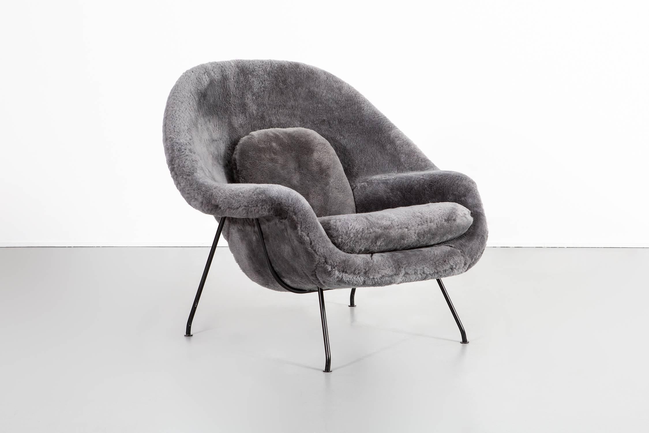 Mid-Century Modern Set of Saarinen Womb Chairs Reupholstered in Shearling