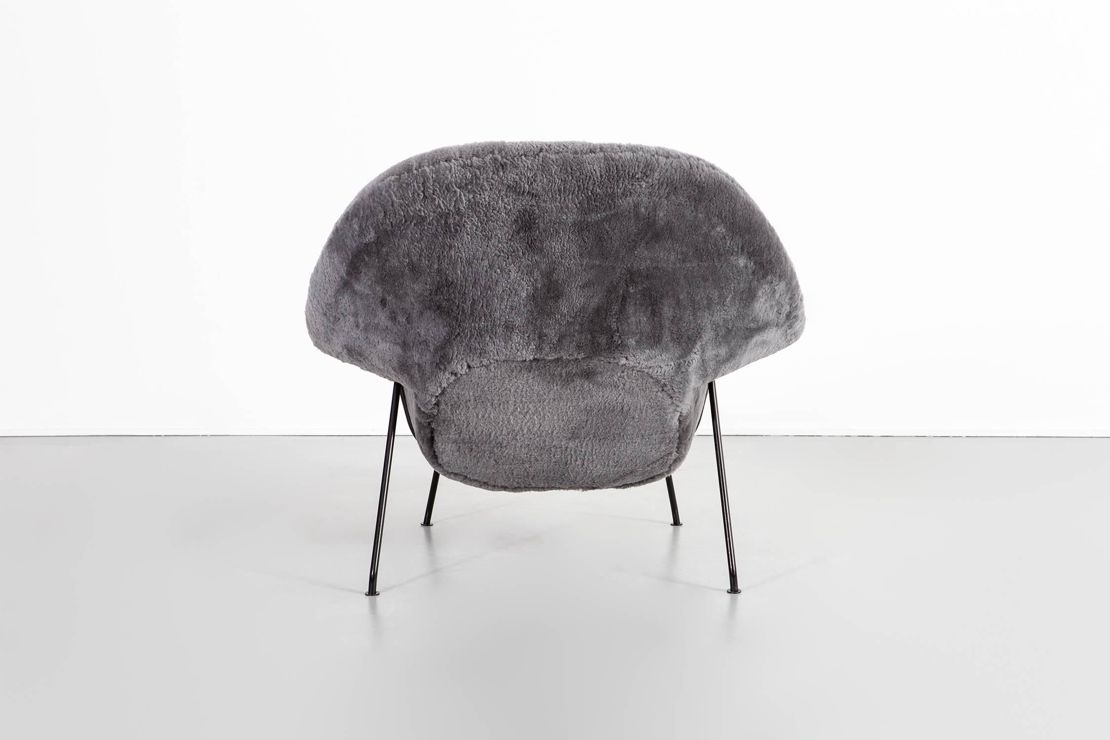 Set of Saarinen Womb Chairs Reupholstered in Shearling In Excellent Condition In Chicago, IL