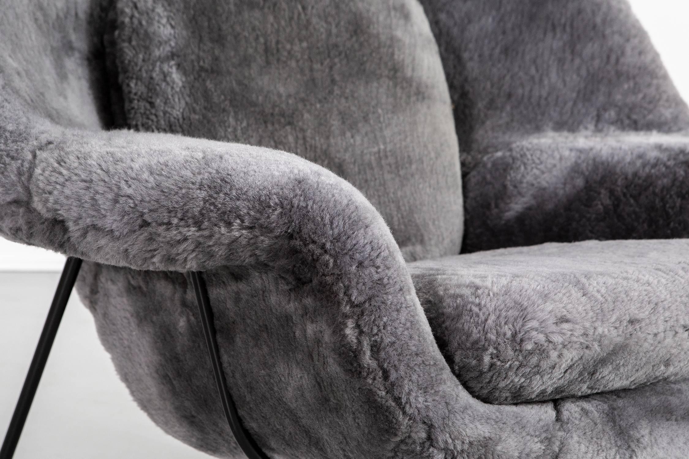 Mid-20th Century Set of Saarinen Womb Chairs Reupholstered in Shearling
