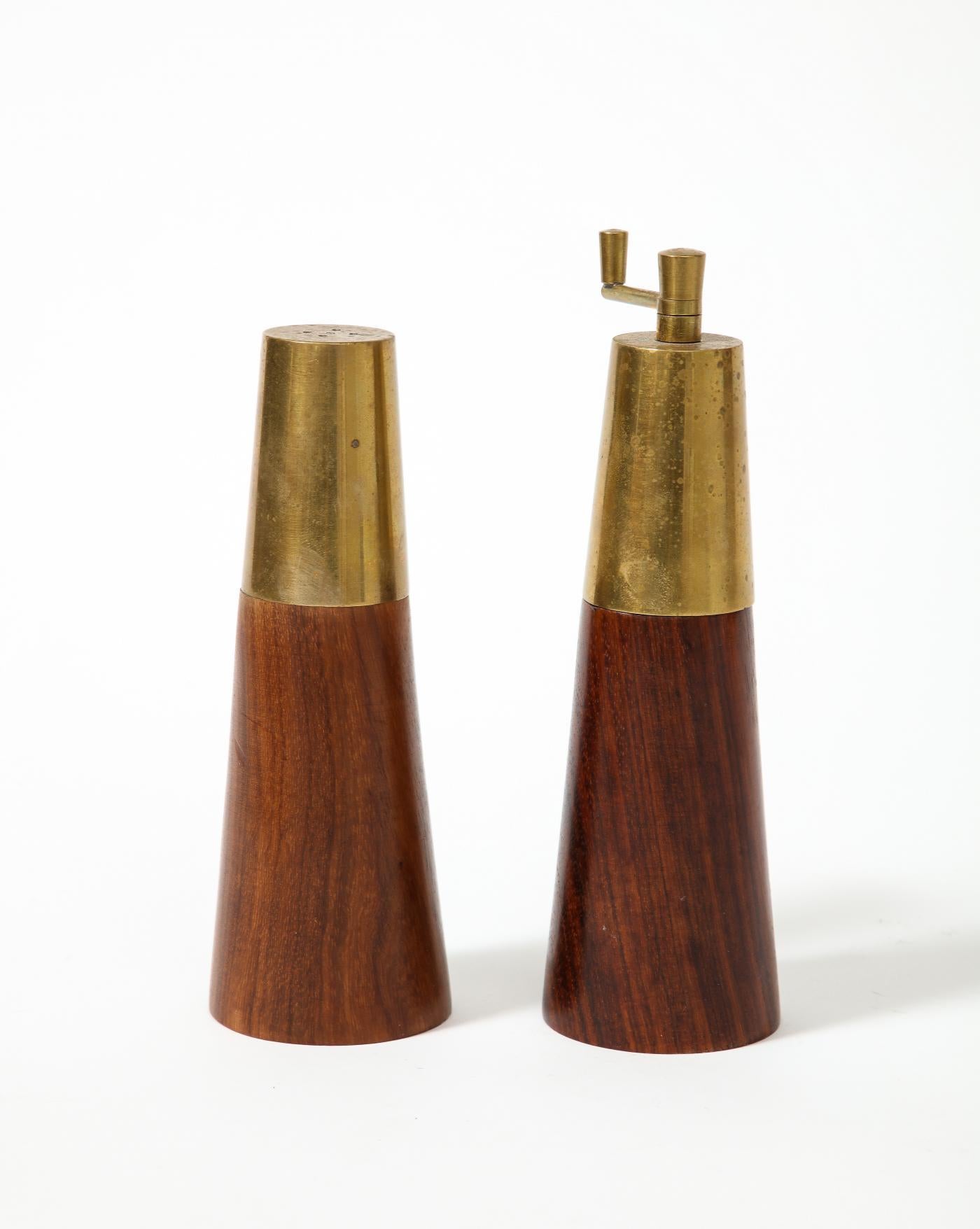 Italian Salt Shaker and Pepper Mill in Rosewood and Brass, circa 1960 For Sale