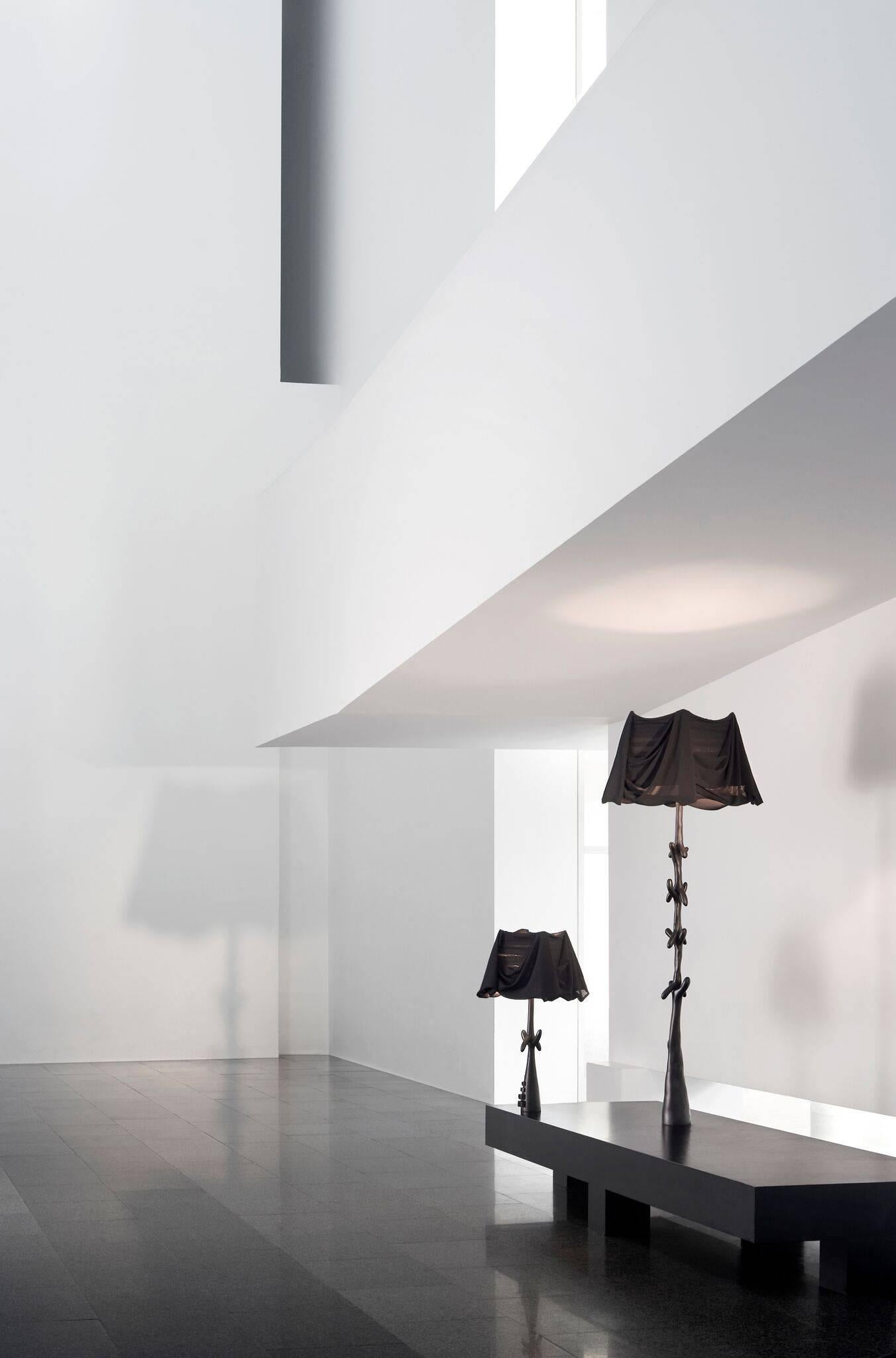 Bracelli-Lampen, entworfen von Salvador Dali, hergestellt von BD furniture in Barcelona.

Steh- und Tischlampen-Set.

Limitierte Auflage des schwarzen Labels.

Eine Stehlampe nach den Entwürfen Dalís für Jean Michel Frank. Die 