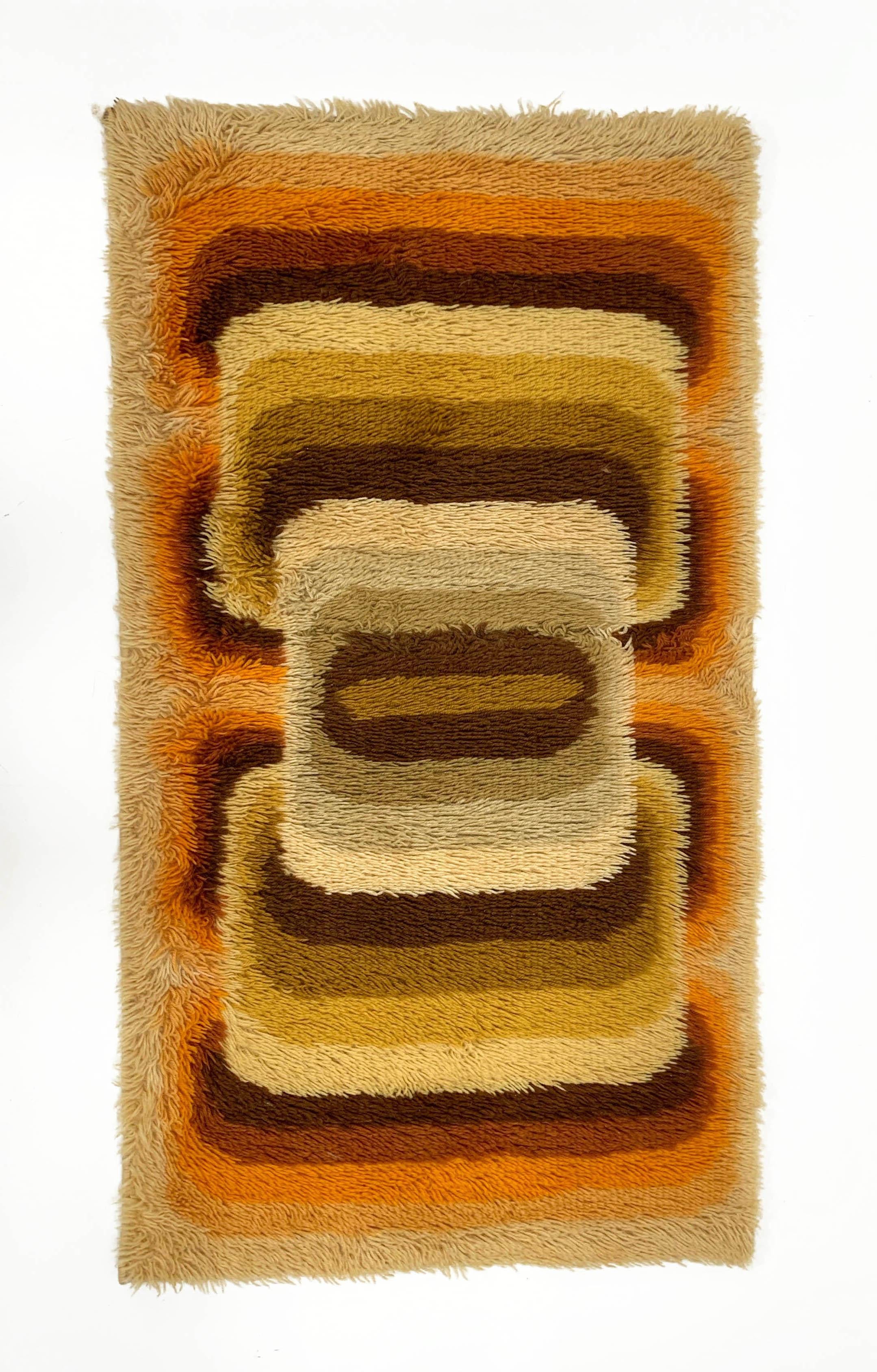 Amazing midcentury yellow, beige, brown and orange pure virgin wool rug. This wonderful carpet was produced by Samit Borgosesia in Italy during the 1970s.

This item is entirely made of the purest New Zealand virgin wool with yellow, beige, brown