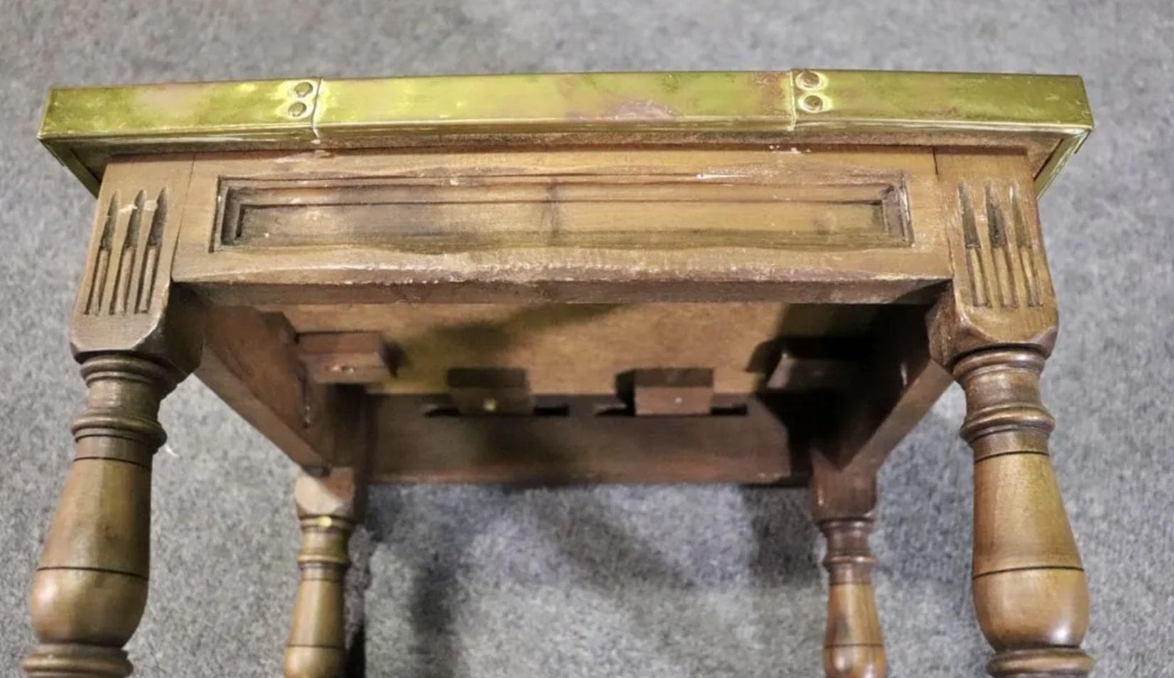 Laiton Ensemble de Sarreid Ltd. Tables gigognes en laiton en vente