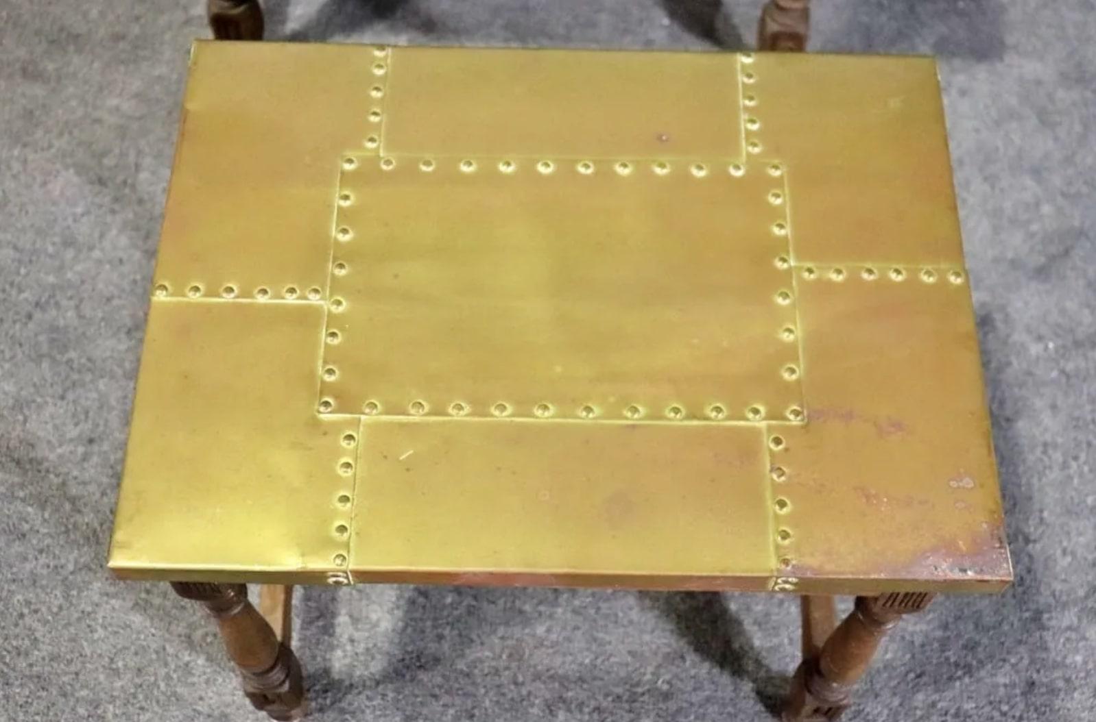 Ensemble de Sarreid Ltd. Tables gigognes en laiton en vente 1