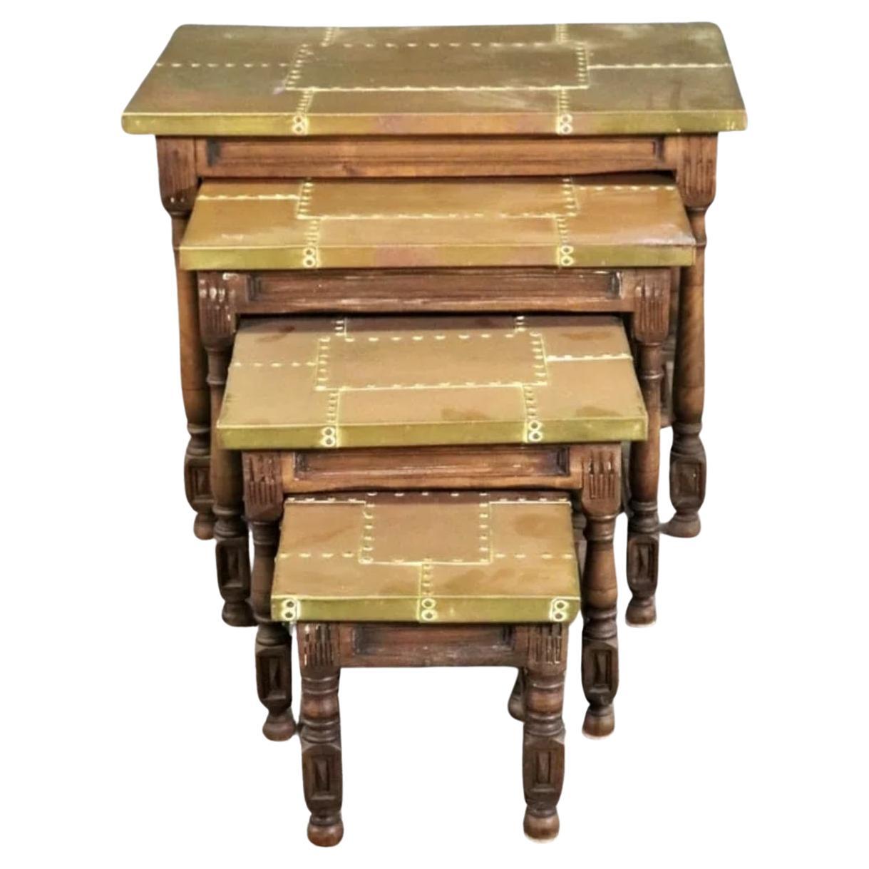 Ensemble de Sarreid Ltd. Tables gigognes en laiton