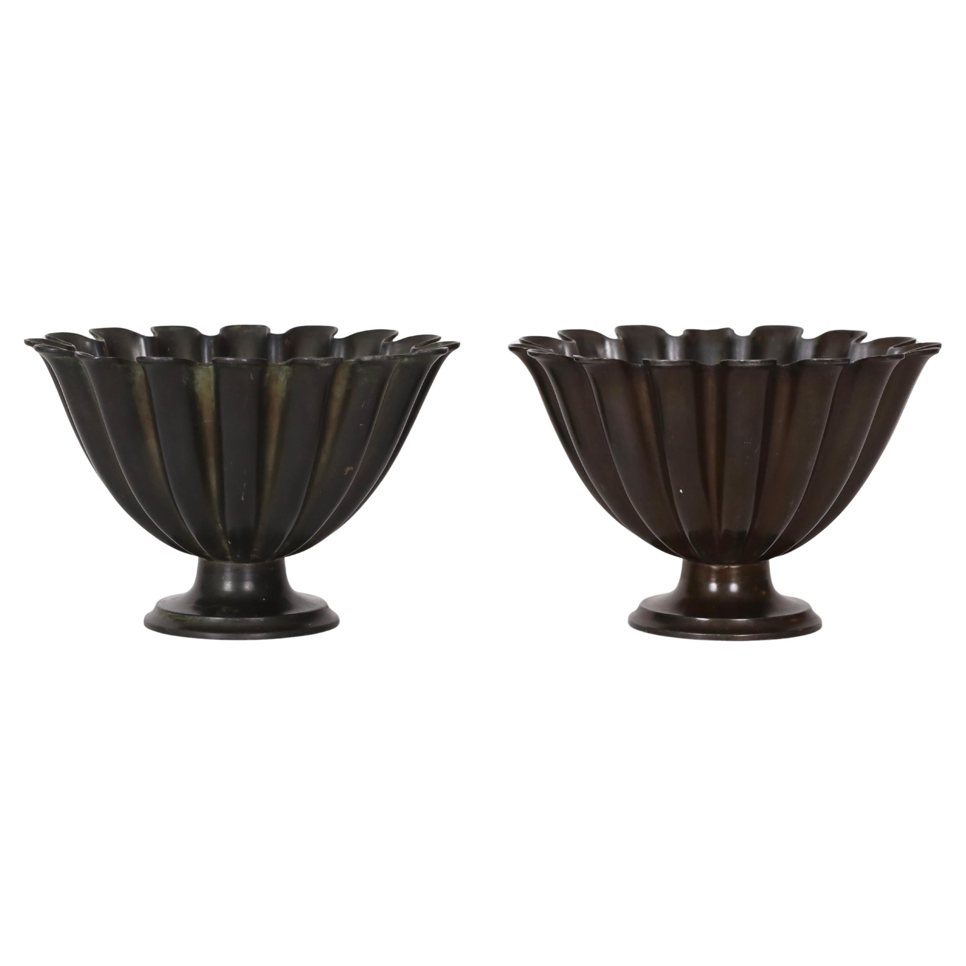 Set Schalen mit Wellenschliff auf Sockel von Just Andersen, 1920er Jahre, Dänemark im Angebot