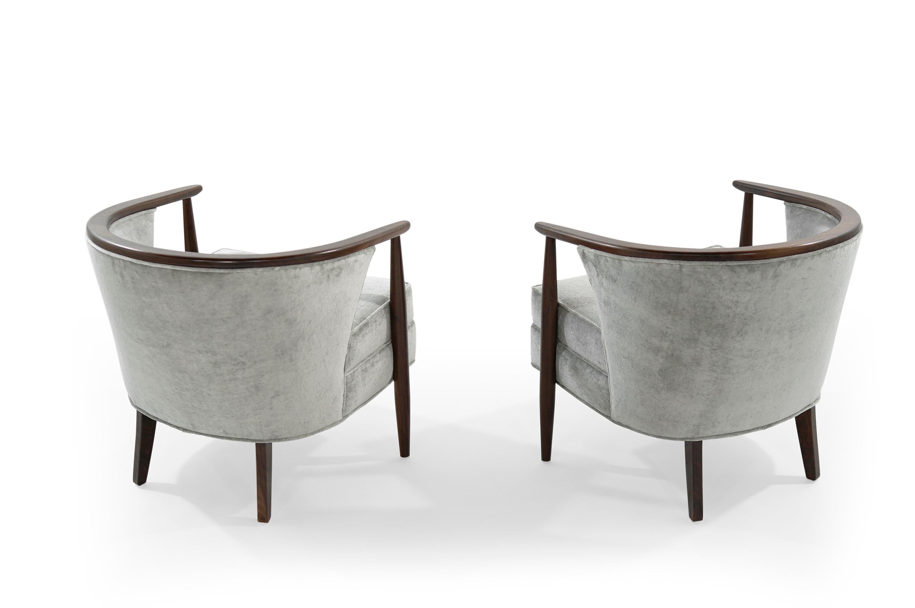 Set of Scandinavian Modern Barrel Lounge Chairs In Excellent Condition In Westport, CT