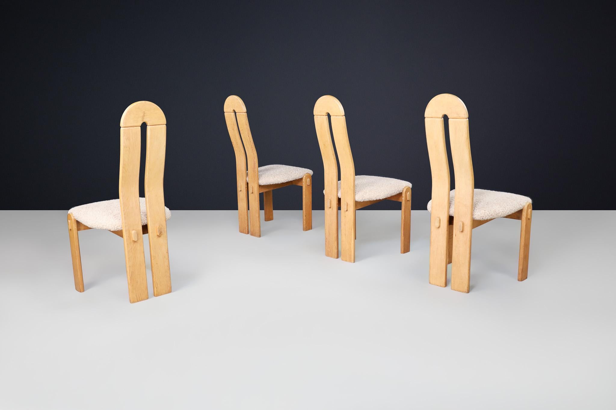 Set of Scandinavian Modern High Back Oak Dining Chairs with Teddy Upholstery In Good Condition For Sale In Almelo, NL