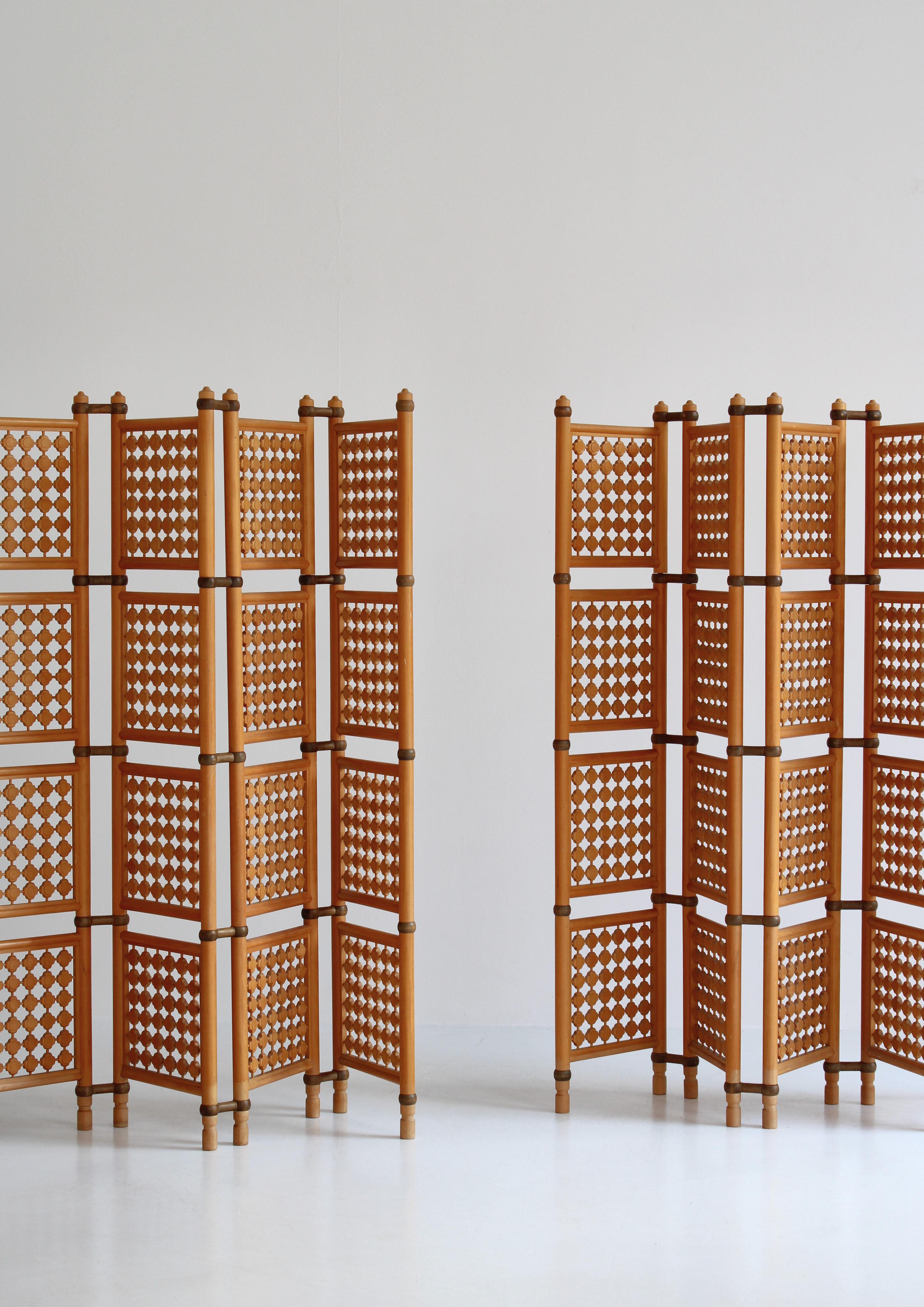 Set of Scandinavian Modern Screens or Room Dividers in Stained Beechwood, 1940s For Sale 1