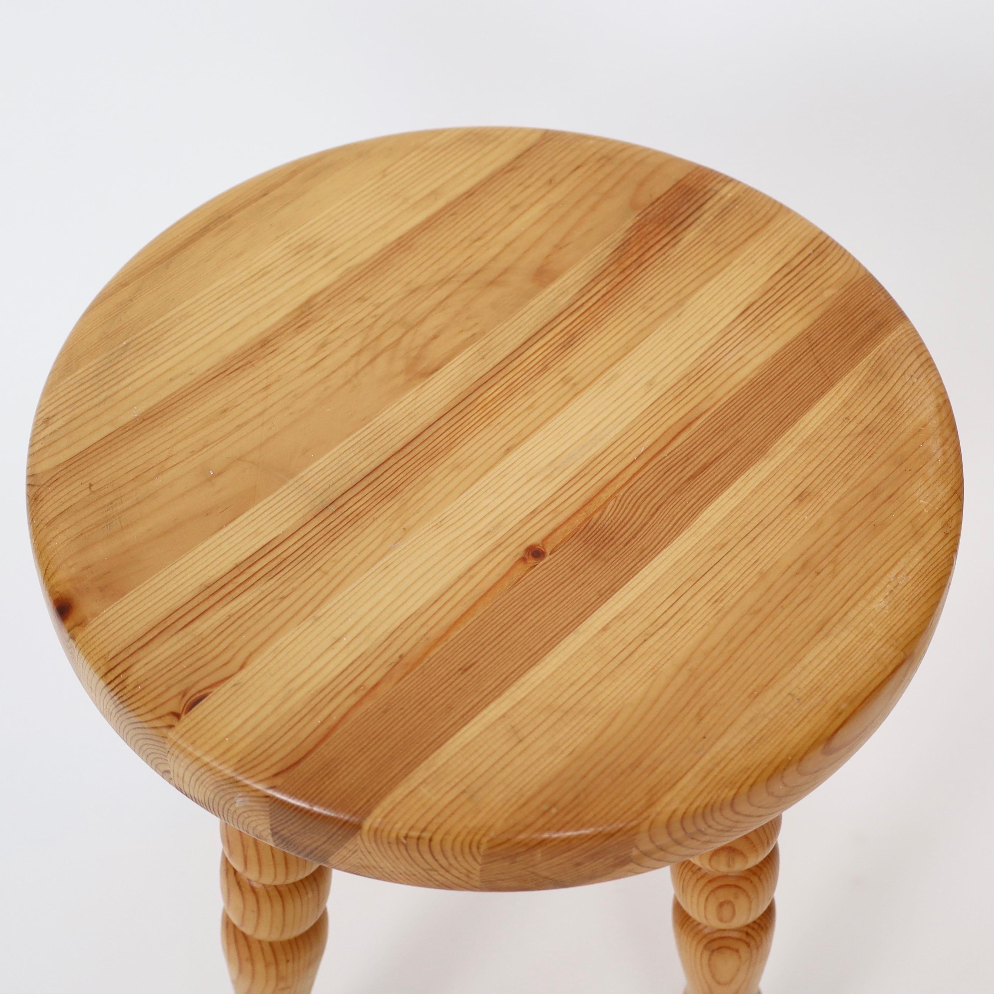 Ensemble de tabourets scandinaves en pin, Suède, 1970 en vente 5
