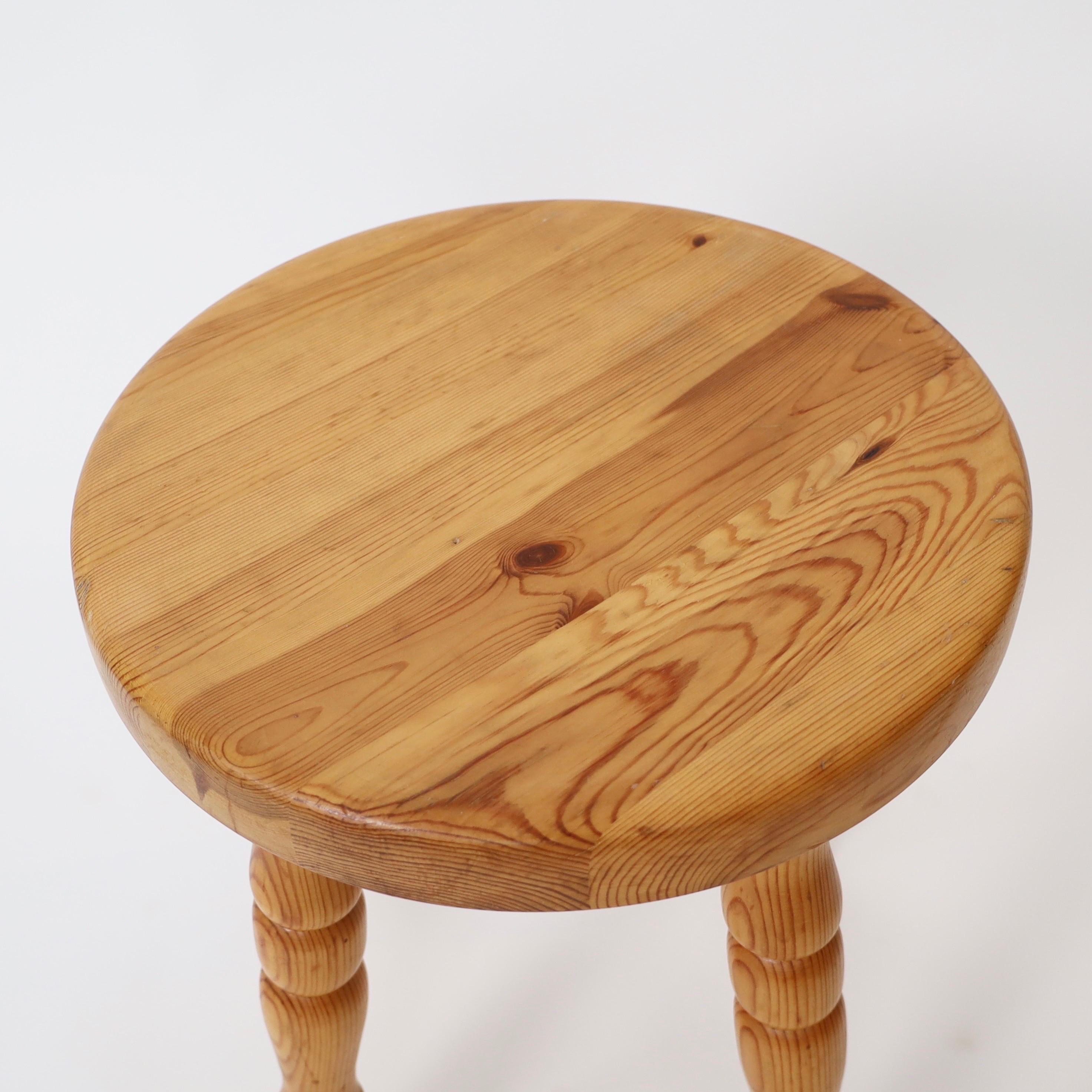Ensemble de tabourets scandinaves en pin, Suède, 1970 en vente 2