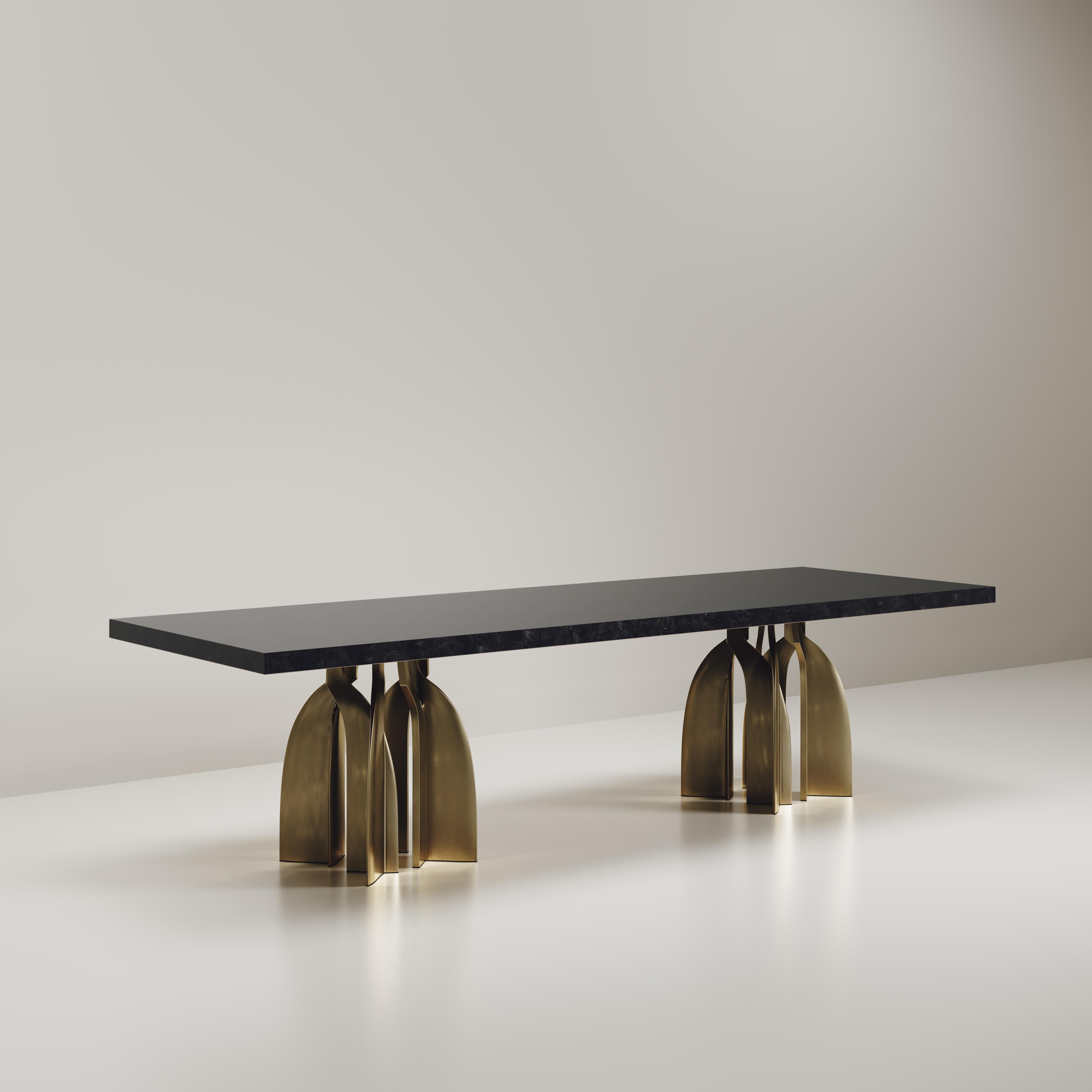 Set aus skulpturalen Stühlen und Esstisch in Muschel und Messing von Kifu Paris (Art déco) im Angebot