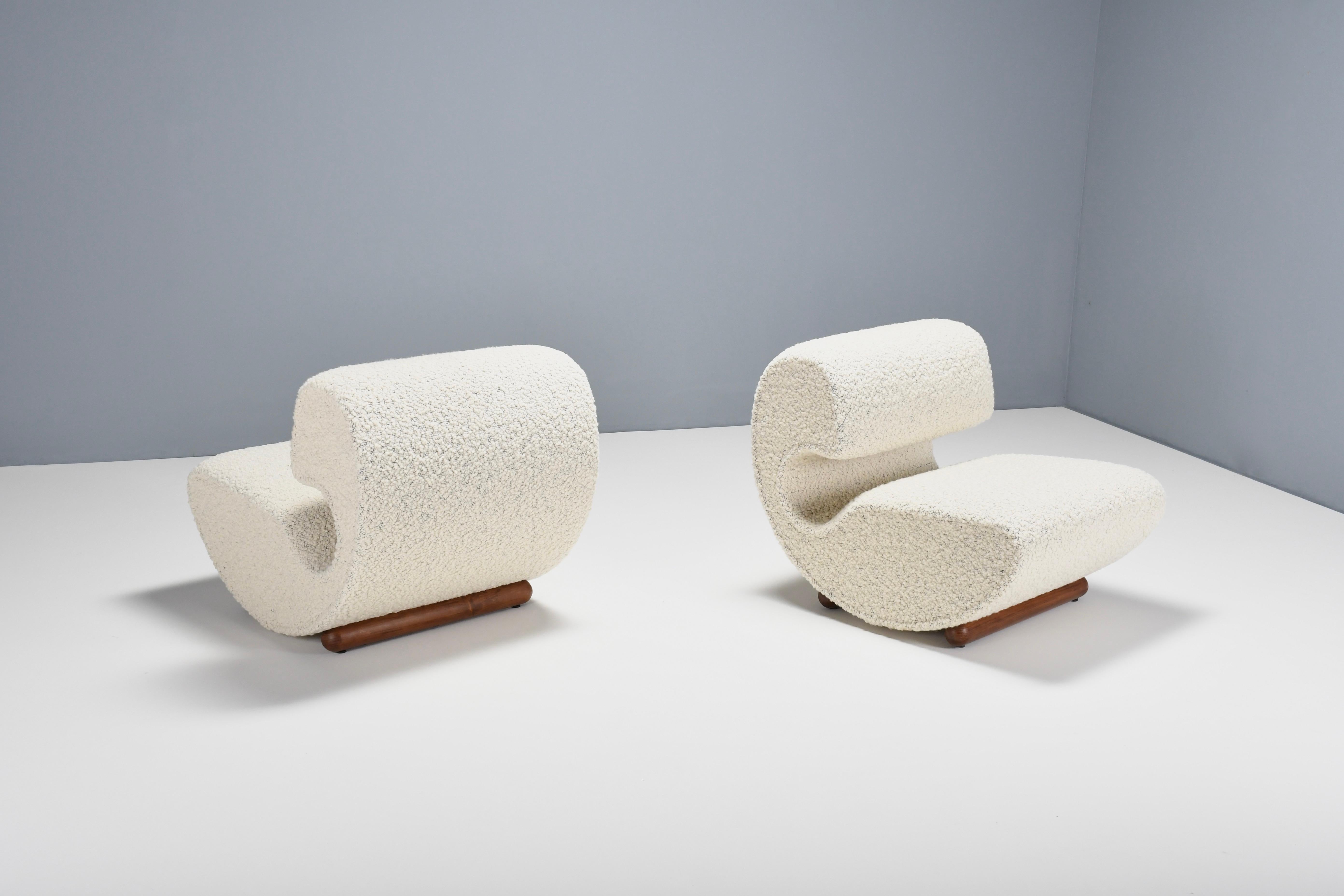 Mid-Century Modern Set of Sculptural Curved Chairs in a Thick Bouclé, Italy, 1960s