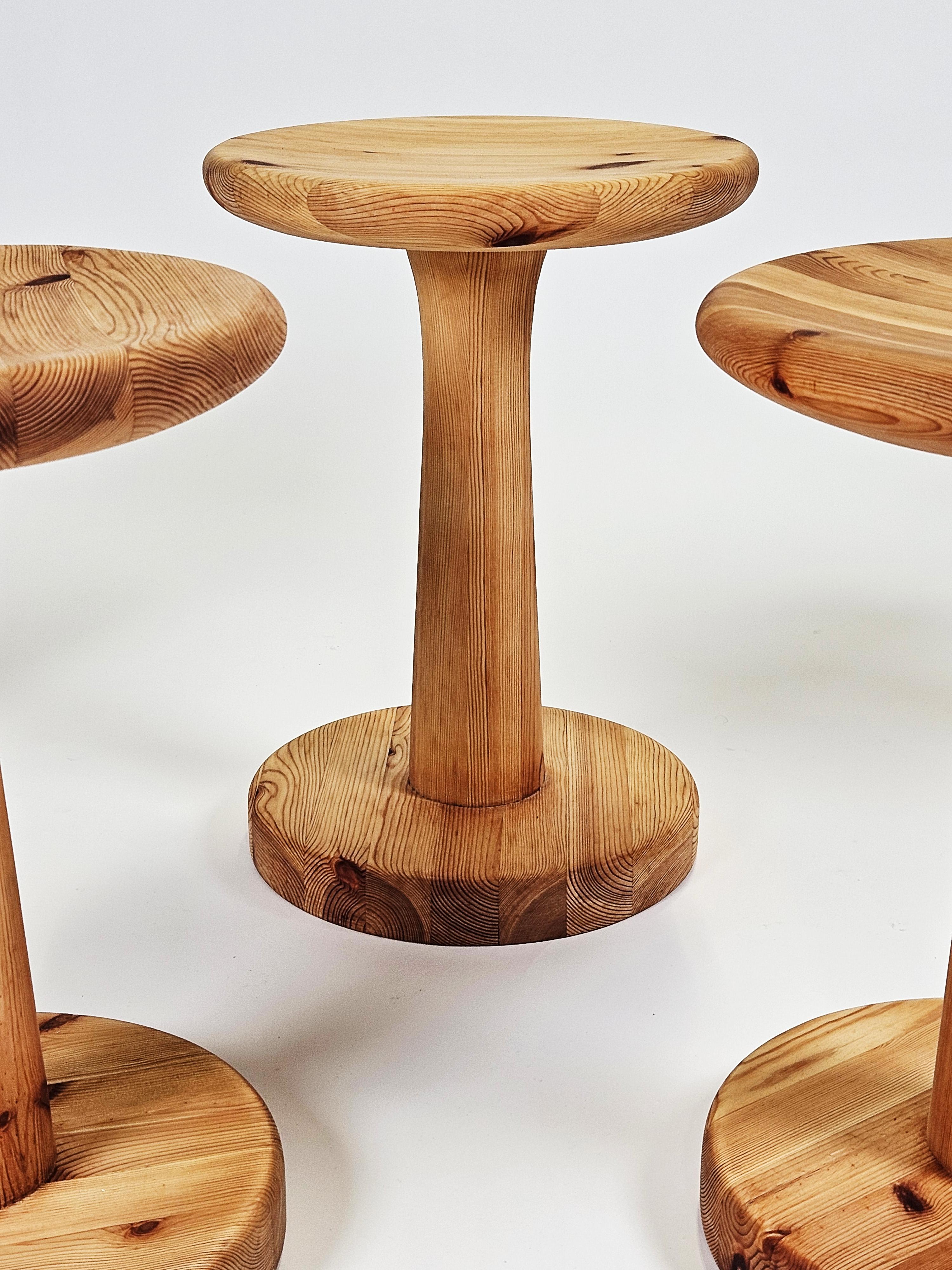 Danish Set of sculptural pine stools by Rainer Daumiller, Denmark, 1970s For Sale