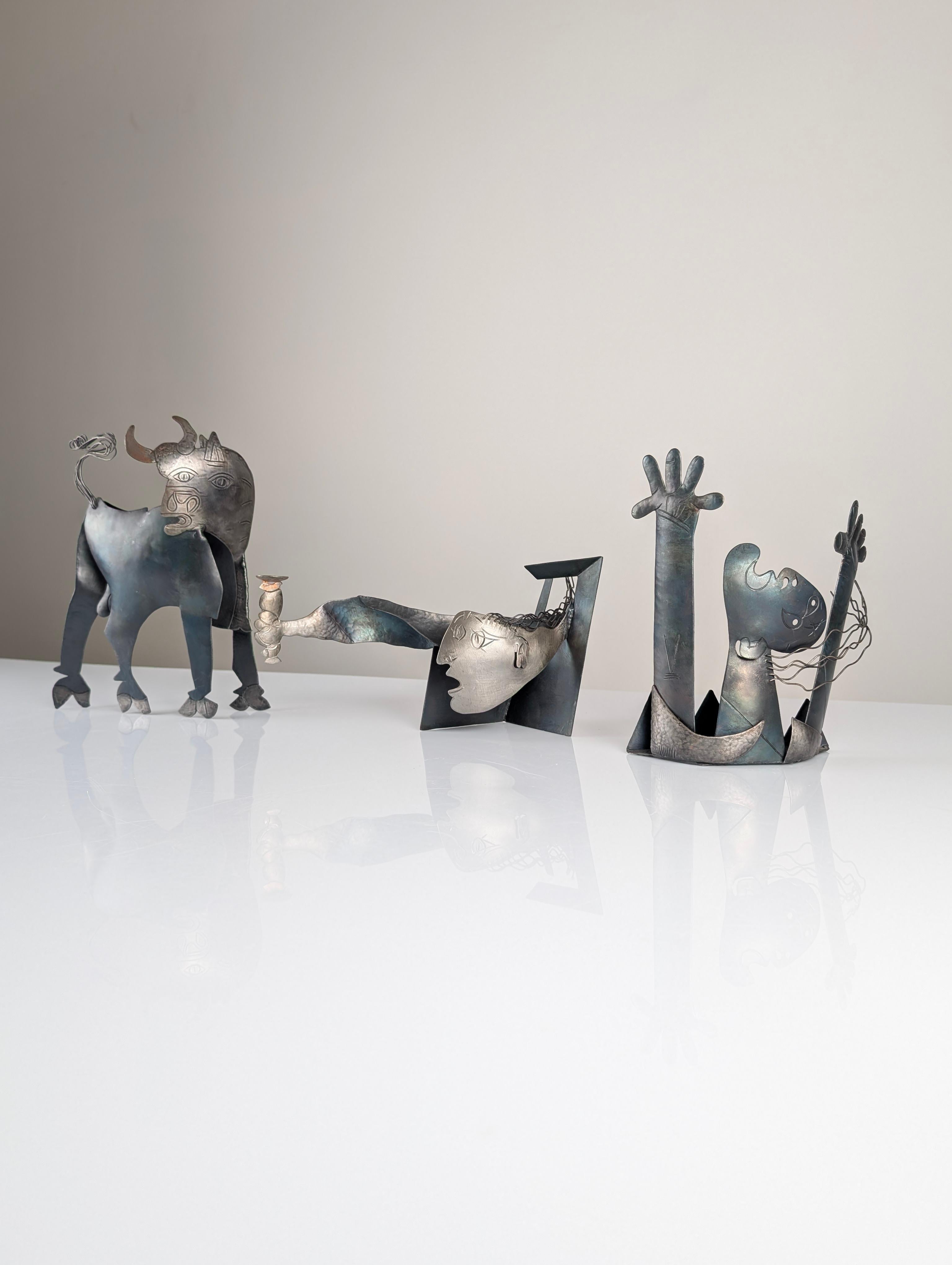 Conjunto de esculturas del Guernica de Picasso, Firmado, Siglo XX 9