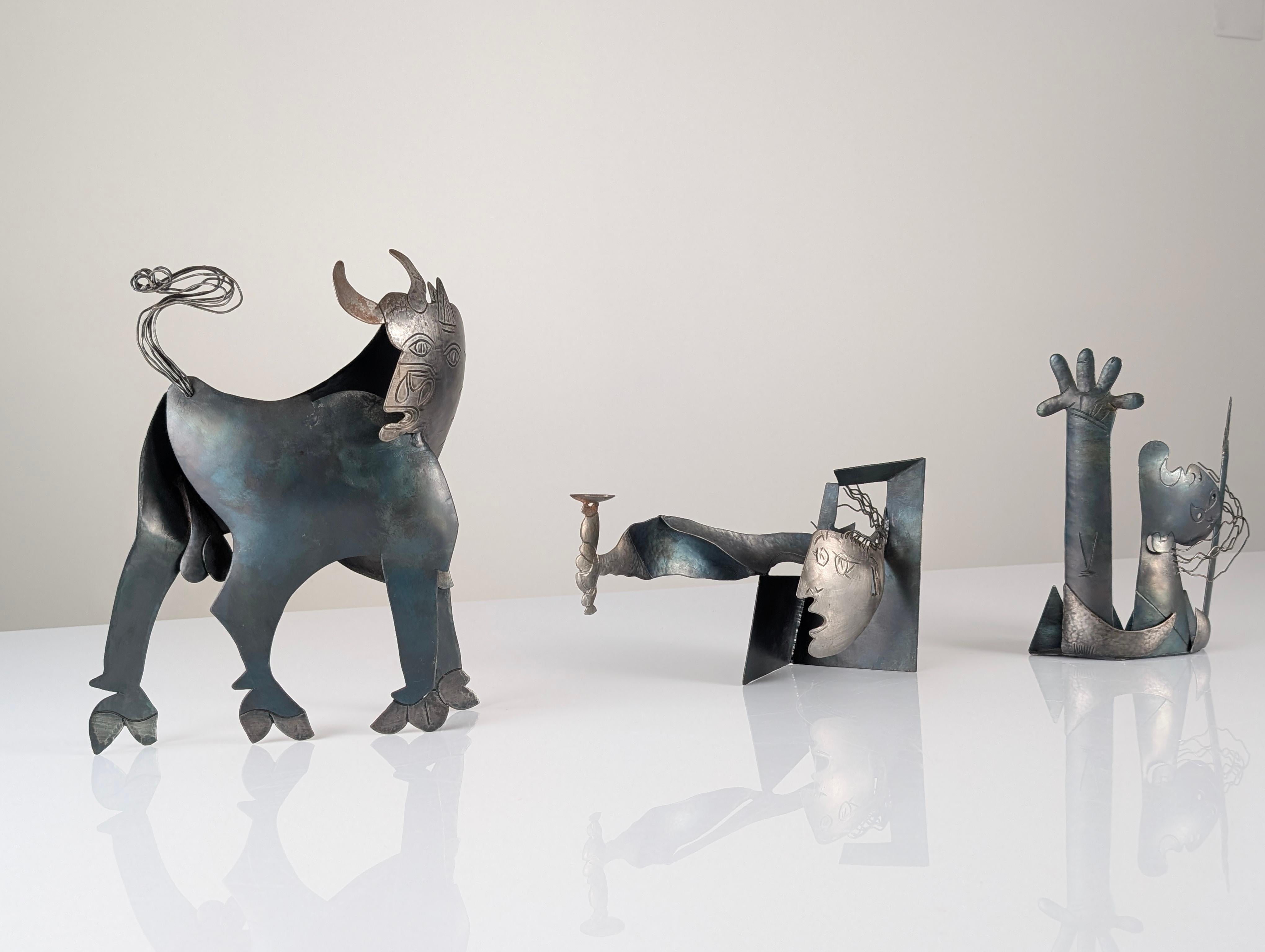 Conjunto de esculturas del Guernica de Picasso, Firmado, Siglo XX Moderno