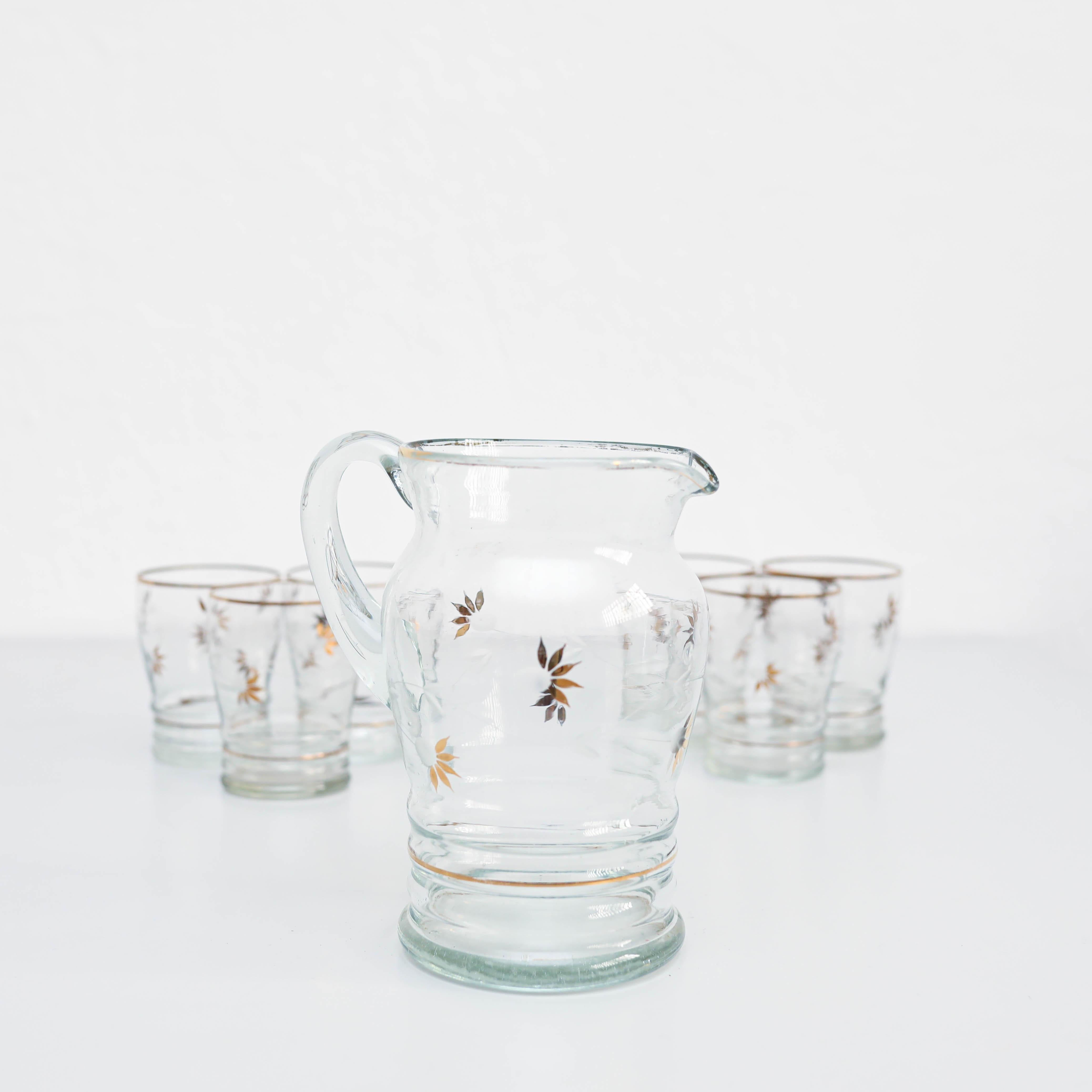 Verre Ensemble de sept vases et verres en verre anciens, vers 1970 en vente