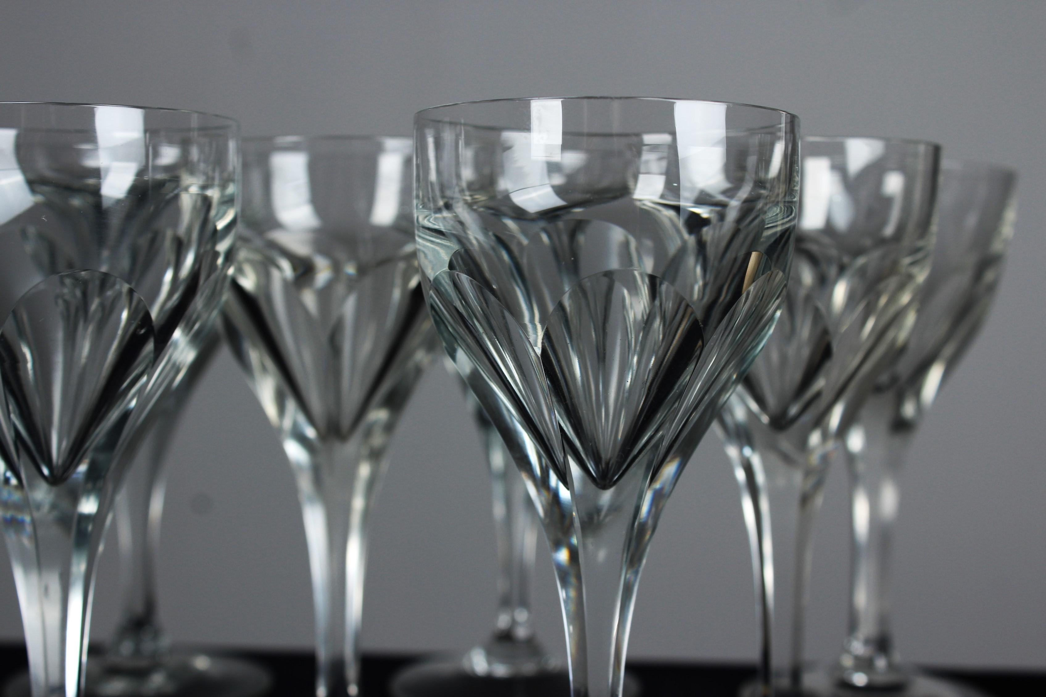 20th Century Set Of Seven Art Nouveau Wine Glasses, Hand-Crafted, 1920s, France, 14 cm For Sale