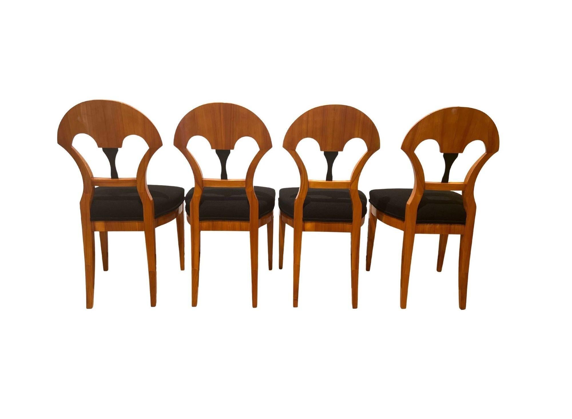 Set of seven Biedermeier chairs, Cherry Veneer, South Germany, circa 1890
 
Set of seven neoclassical style Biedermeier chairs from South Germany around 1890.
 
Cherry veneered on softwood and solid. Hand polished with shellac (French