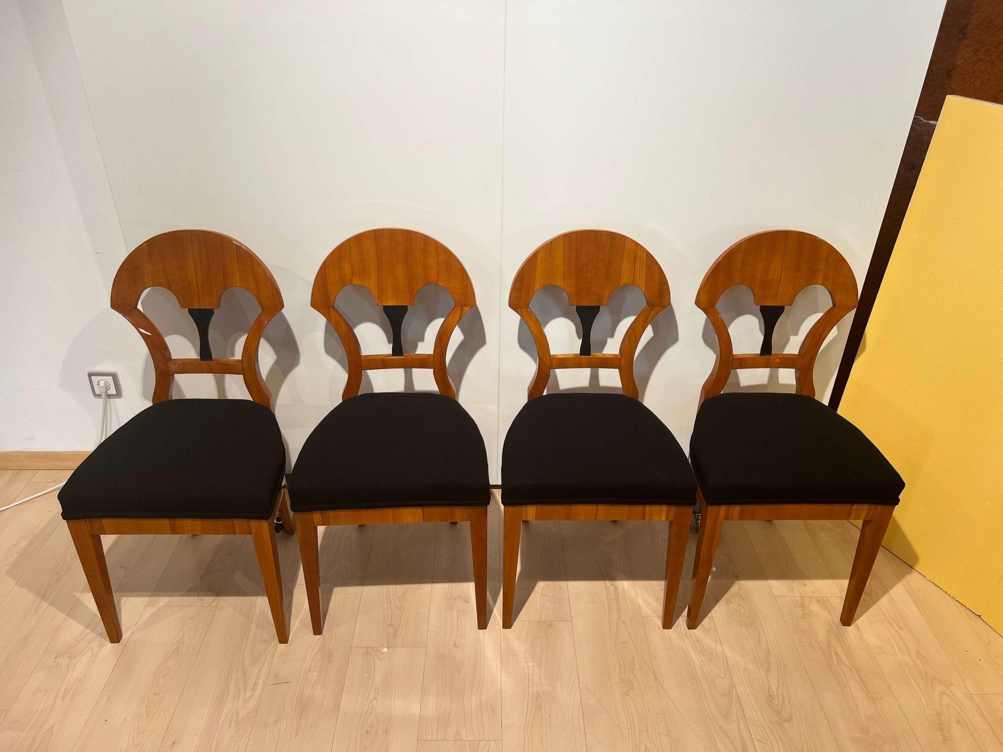 Late 19th Century Set of Seven Biedermeier Chairs, Cherry Veneer, South Germany, circa 1890