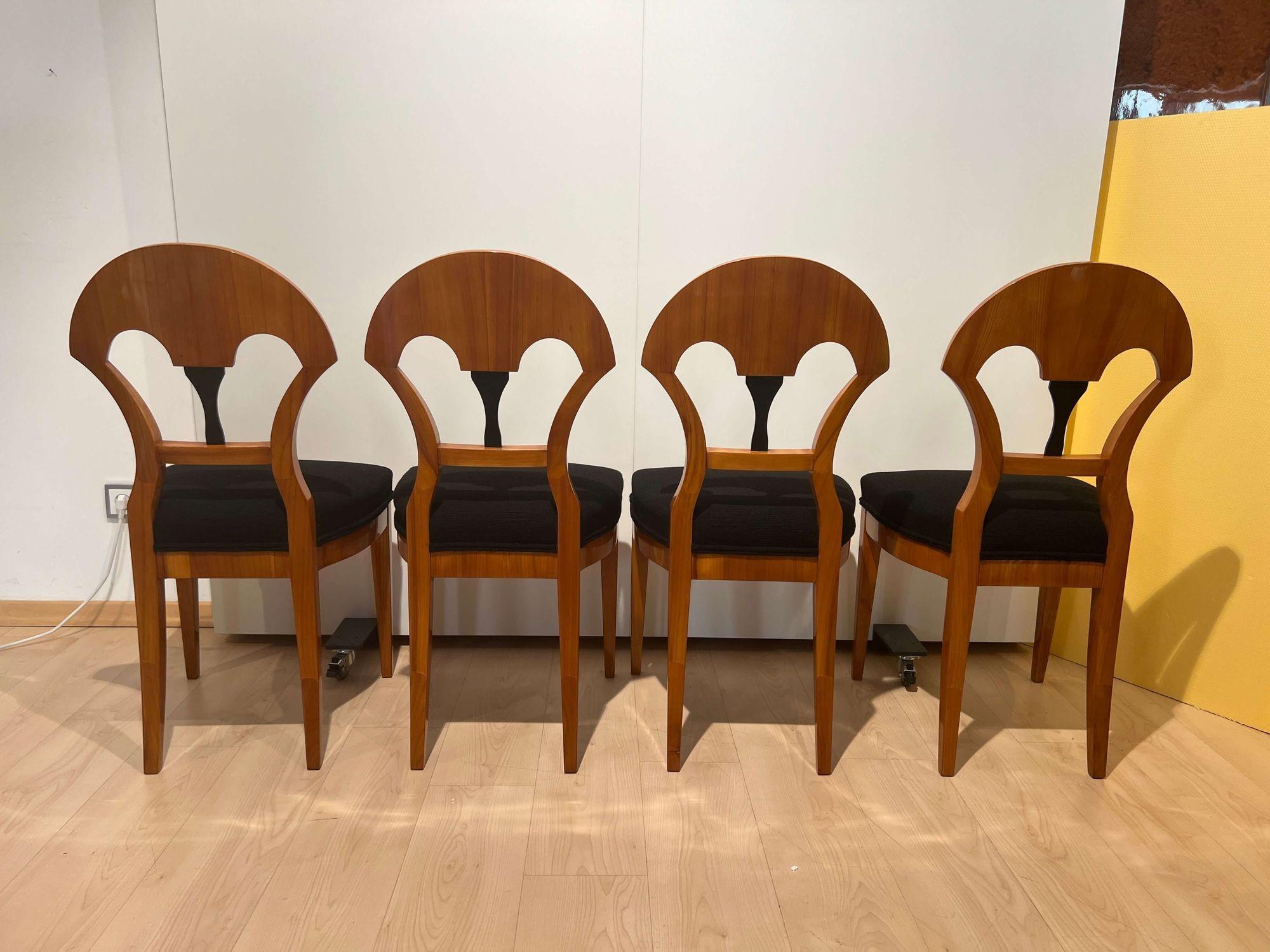 Set of Seven Biedermeier Chairs, Cherry Veneer, South Germany, circa 1890 1
