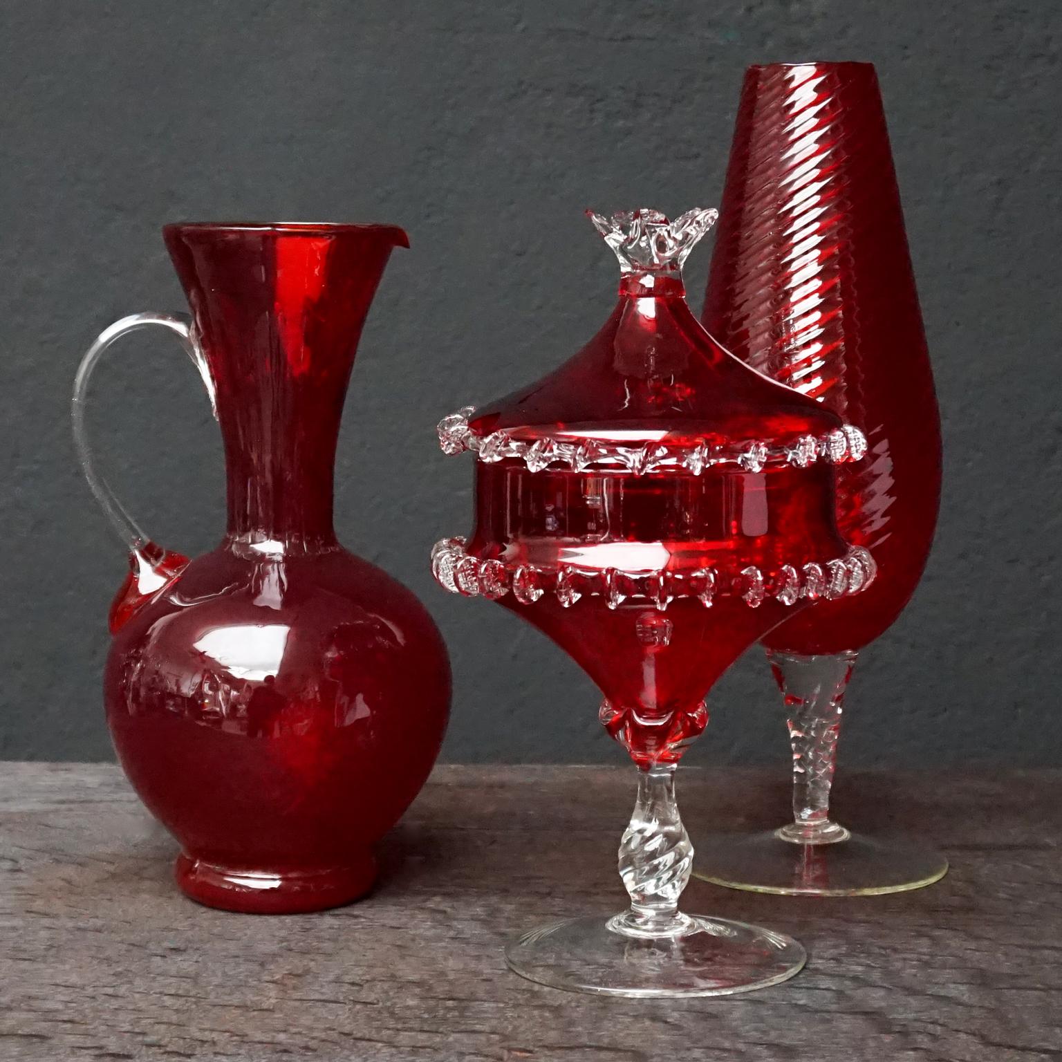 italien Set of Seven Bright Red MCM 1960s Italian Empoli Art Glass Decanters Vases Jars en vente